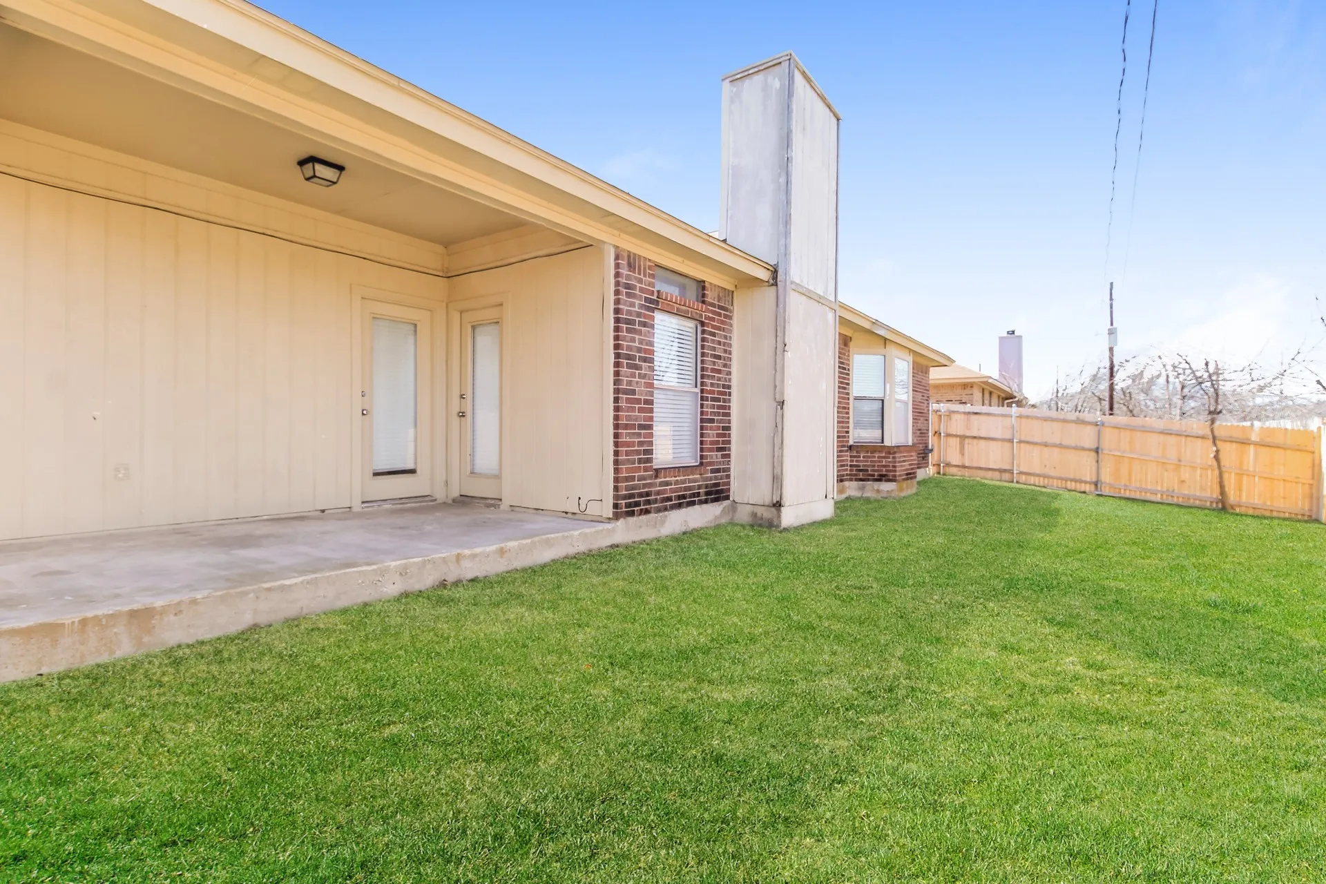 Single Family Residence For Rent in Tarrant County , 705 Running Creek Drive, Arlington, Texas 76001, 3 Bedroom, 2 Bathroom, 2 Garage spaces, 1,423 Sqft, built in 1985, mls#21374958, Real Estate Agent in Arlington, Homes For Rent in Tarrant county, Homes For Rent in Arlington, Realtor in Arlington Texas, Real Estate Brokerage Independent Realty Texas, Luminita Cordes Realtor