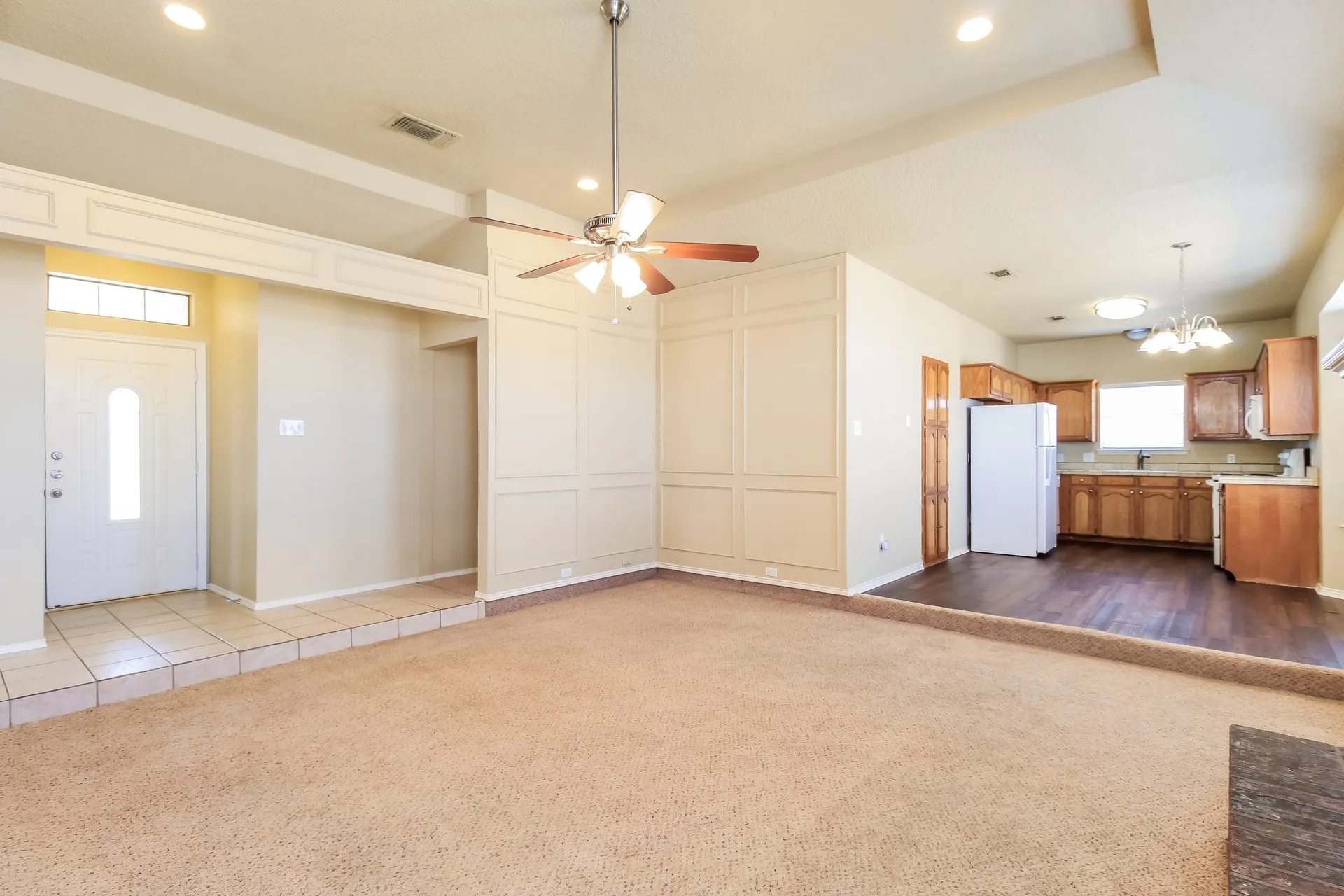 Single Family Residence For Rent in Tarrant County , 705 Running Creek Drive, Arlington, Texas 76001, 3 Bedroom, 2 Bathroom, 2 Garage spaces, 1,423 Sqft, built in 1985, mls#21374958, Real Estate Agent in Arlington, Homes For Rent in Tarrant county, Homes For Rent in Arlington, Realtor in Arlington Texas, Real Estate Brokerage Independent Realty Texas, Luminita Cordes Realtor
