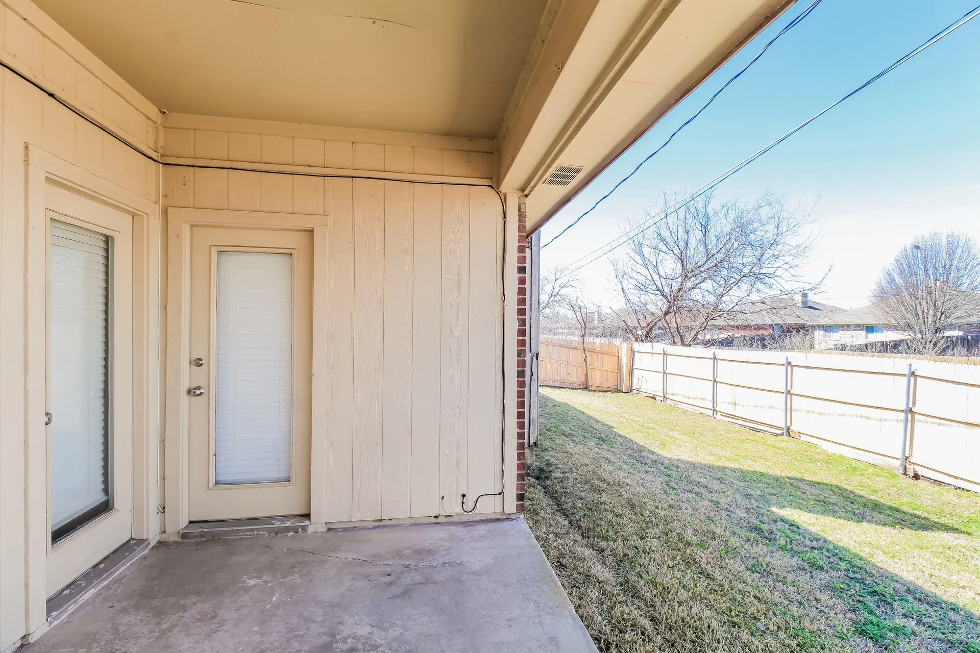 Single Family Residence For Rent in Tarrant County , 705 Running Creek Drive, Arlington, Texas 76001, 3 Bedroom, 2 Bathroom, 2 Garage spaces, 1,423 Sqft, built in 1985, mls#21374958, Real Estate Agent in Arlington, Homes For Rent in Tarrant county, Homes For Rent in Arlington, Realtor in Arlington Texas, Real Estate Brokerage Independent Realty Texas, Luminita Cordes Realtor