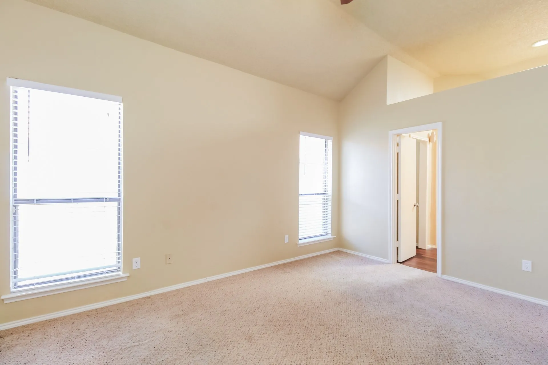Single Family Residence For Rent in Tarrant County , 705 Running Creek Drive, Arlington, Texas 76001, 3 Bedroom, 2 Bathroom, 2 Garage spaces, 1,423 Sqft, built in 1985, mls#21374958, Real Estate Agent in Arlington, Homes For Rent in Tarrant county, Homes For Rent in Arlington, Realtor in Arlington Texas, Real Estate Brokerage Independent Realty Texas, Luminita Cordes Realtor
