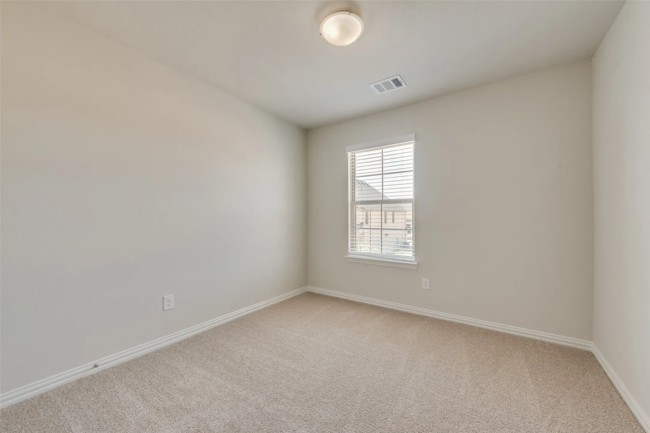 Townhouse For Rent in Tarrant County , 6909 Yellow Hammer Way, Arlington, Texas 76001, 3 Bedroom, 3 Bathroom, 2 Garage spaces, 1,705 Sqft, built in 2024, mls#21374960, Real Estate Agent in Arlington, Homes For Rent in Tarrant county, Homes For Rent in Arlington, Realtor in Arlington Texas, Real Estate Brokerage Independent Realty Texas, Luminita Cordes Realtor