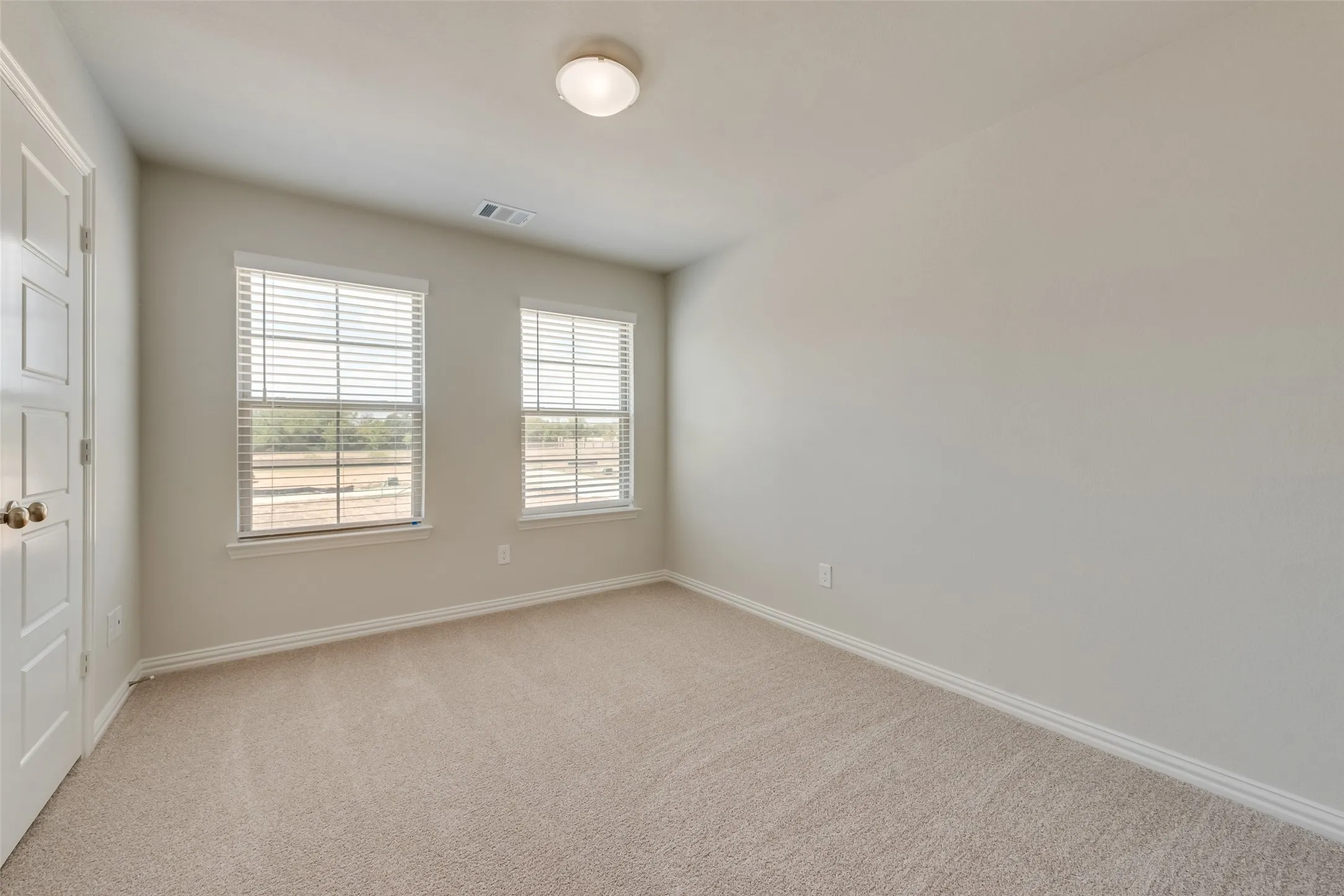 Townhouse For Rent in Tarrant County , 6909 Yellow Hammer Way, Arlington, Texas 76001, 3 Bedroom, 3 Bathroom, 2 Garage spaces, 1,705 Sqft, built in 2024, mls#21374960, Real Estate Agent in Arlington, Homes For Rent in Tarrant county, Homes For Rent in Arlington, Realtor in Arlington Texas, Real Estate Brokerage Independent Realty Texas, Luminita Cordes Realtor