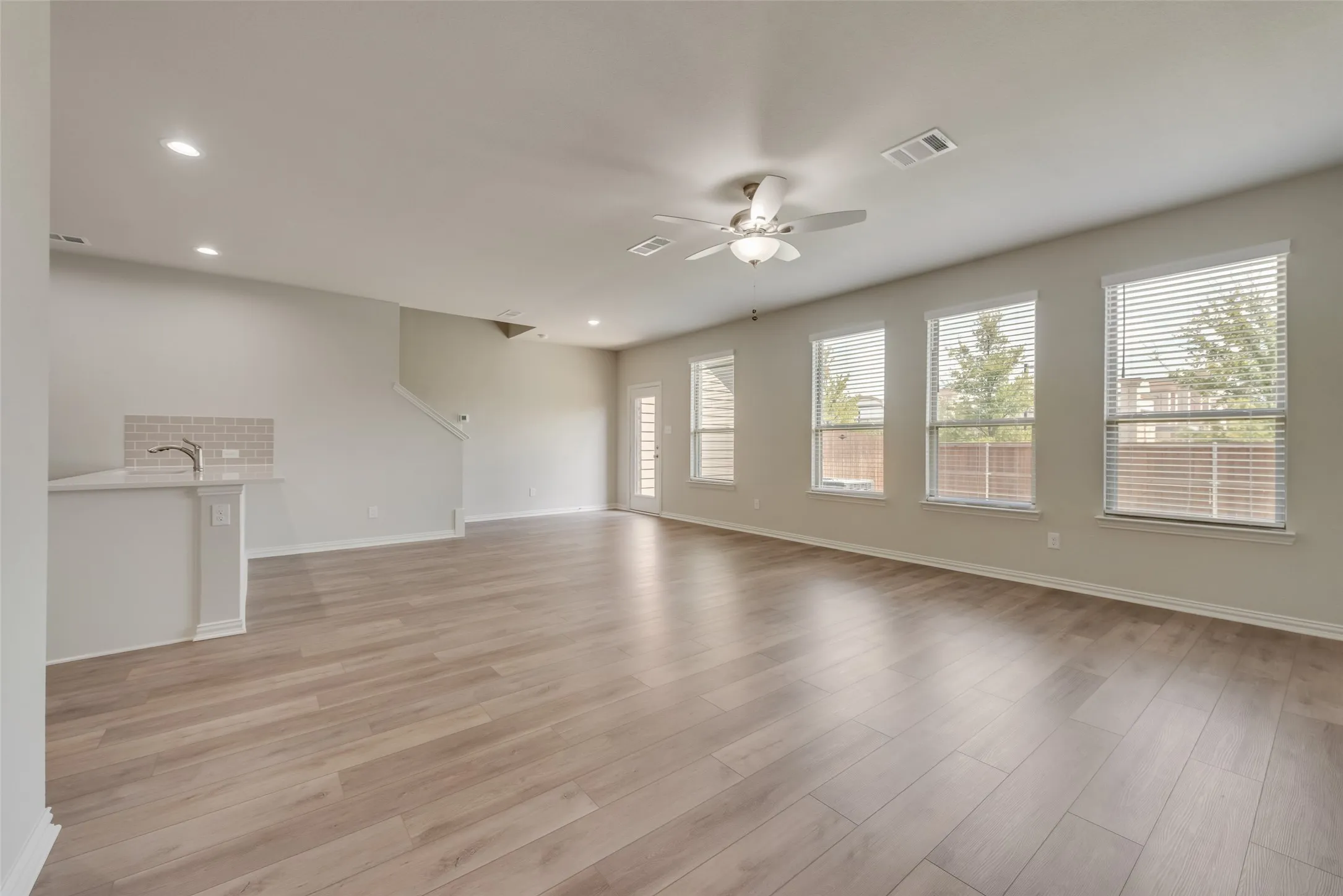 Townhouse For Rent in Tarrant County , 6909 Yellow Hammer Way, Arlington, Texas 76001, 3 Bedroom, 3 Bathroom, 2 Garage spaces, 1,705 Sqft, built in 2024, mls#21374960, Real Estate Agent in Arlington, Homes For Rent in Tarrant county, Homes For Rent in Arlington, Realtor in Arlington Texas, Real Estate Brokerage Independent Realty Texas, Luminita Cordes Realtor