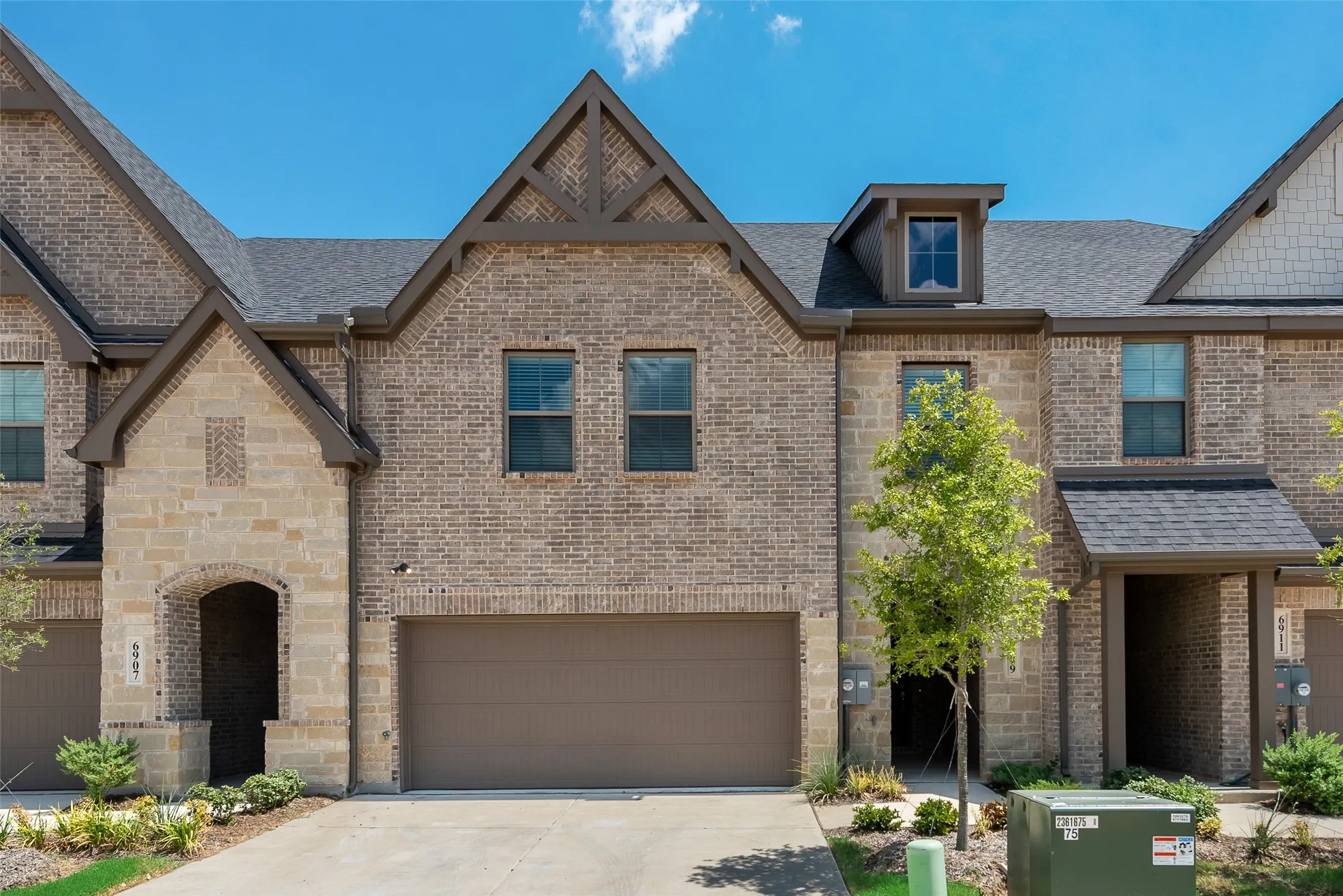 Townhouse For Rent in Tarrant County , 6909 Yellow Hammer Way, Arlington, Texas 76001, 3 Bedroom, 3 Bathroom, 2 Garage spaces, 1,705 Sqft, built in 2024, mls#21374960, Real Estate Agent in Arlington, Homes For Rent in Tarrant county, Homes For Rent in Arlington, Realtor in Arlington Texas, Real Estate Brokerage Independent Realty Texas, Luminita Cordes Realtor