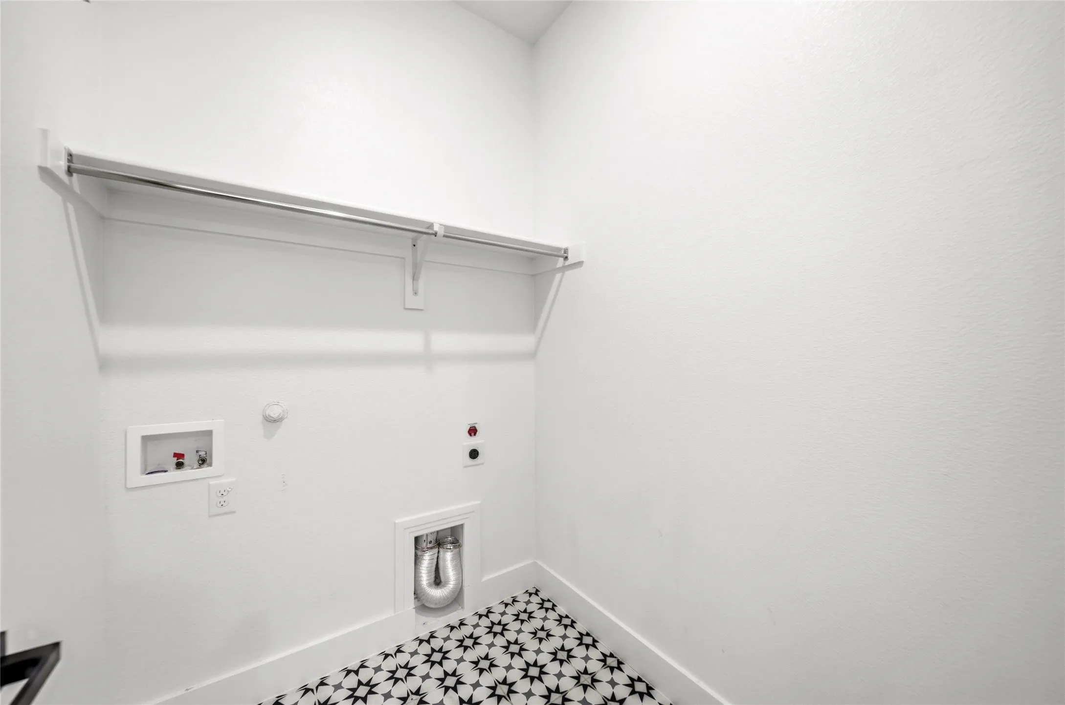 Single Family Residence For Sale in Denton County , 1060 Water Canna Drive, Justin, Texas 76247, 4 Bedroom, 4 Bathroom, 2 Garage spaces, 2,982 Sqft, built in 2023, mls#21371091, Real Estate Agent in Justin, Homes For Sale in Denton county, Homes For Sale in Justin, Realtor in Justin Texas, Real Estate Brokerage Independent Realty Texas, Luminita Cordes Realtor