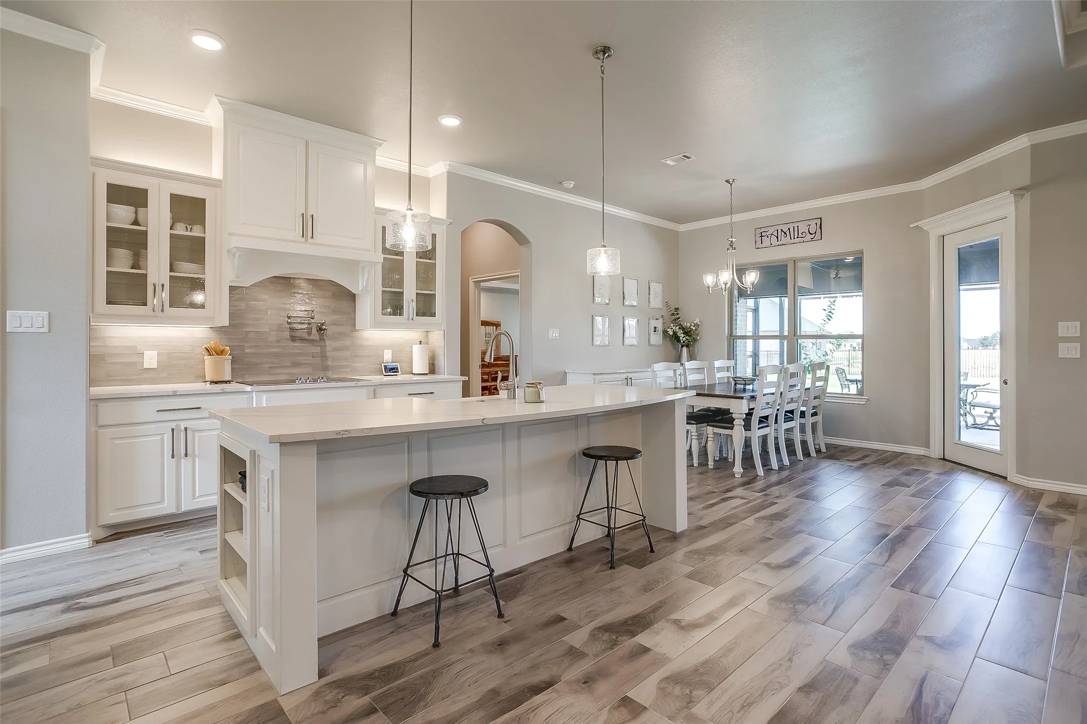 Single Family Residence For Sale in Hood County , 2716 Village Road, Granbury, Texas 76049, 4 Bedroom, 3 Bathroom, 3 Garage spaces, 2,609 Sqft, built in 2022, mls#21373149, Real Estate Agent in Granbury, Homes For Sale in Hood county, Homes For Sale in Granbury, Realtor in Granbury Texas, Real Estate Brokerage Independent Realty Texas, Luminita Cordes Realtor