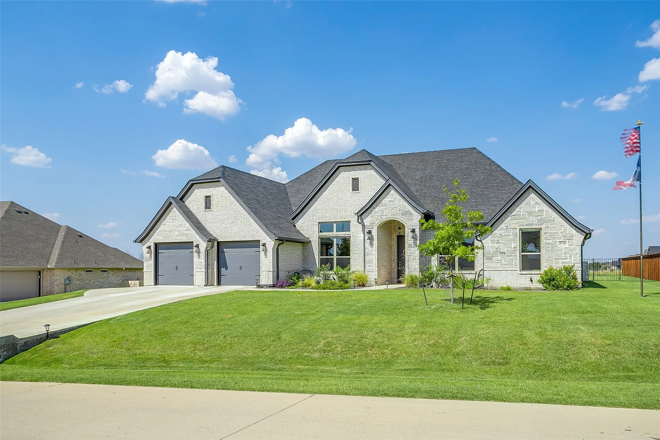 Single Family Residence For Sale in Hood County , 2716 Village Road, Granbury, Texas 76049, 4 Bedroom, 3 Bathroom, 3 Garage spaces, 2,609 Sqft, built in 2022, mls#21373149, Real Estate Agent in Granbury, Homes For Sale in Hood county, Homes For Sale in Granbury, Realtor in Granbury Texas, Real Estate Brokerage Independent Realty Texas, Luminita Cordes Realtor