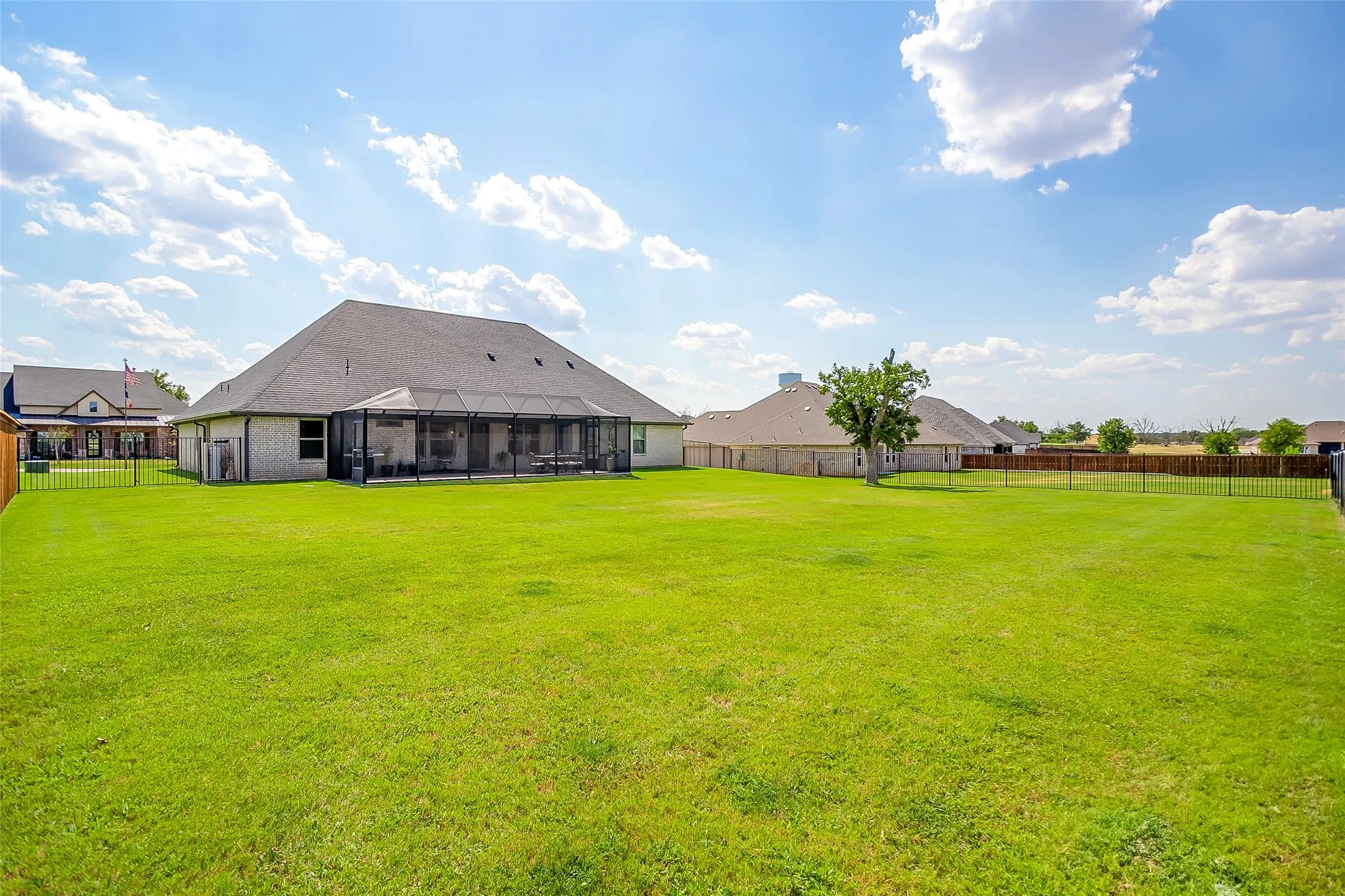 Single Family Residence For Sale in Hood County , 2716 Village Road, Granbury, Texas 76049, 4 Bedroom, 3 Bathroom, 3 Garage spaces, 2,609 Sqft, built in 2022, mls#21373149, Real Estate Agent in Granbury, Homes For Sale in Hood county, Homes For Sale in Granbury, Realtor in Granbury Texas, Real Estate Brokerage Independent Realty Texas, Luminita Cordes Realtor