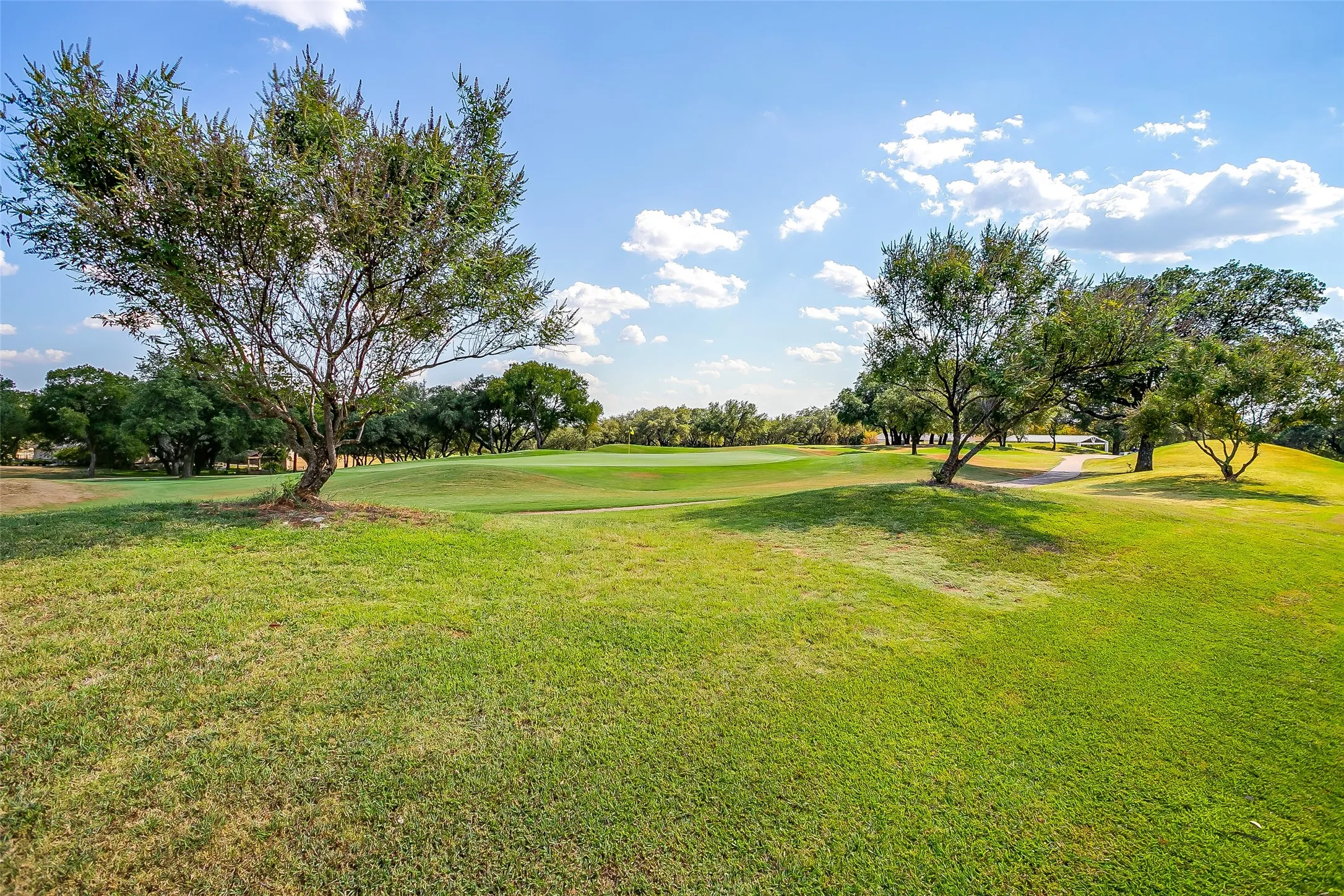 Single Family Residence For Sale in Hood County , 2716 Village Road, Granbury, Texas 76049, 4 Bedroom, 3 Bathroom, 3 Garage spaces, 2,609 Sqft, built in 2022, mls#21373149, Real Estate Agent in Granbury, Homes For Sale in Hood county, Homes For Sale in Granbury, Realtor in Granbury Texas, Real Estate Brokerage Independent Realty Texas, Luminita Cordes Realtor