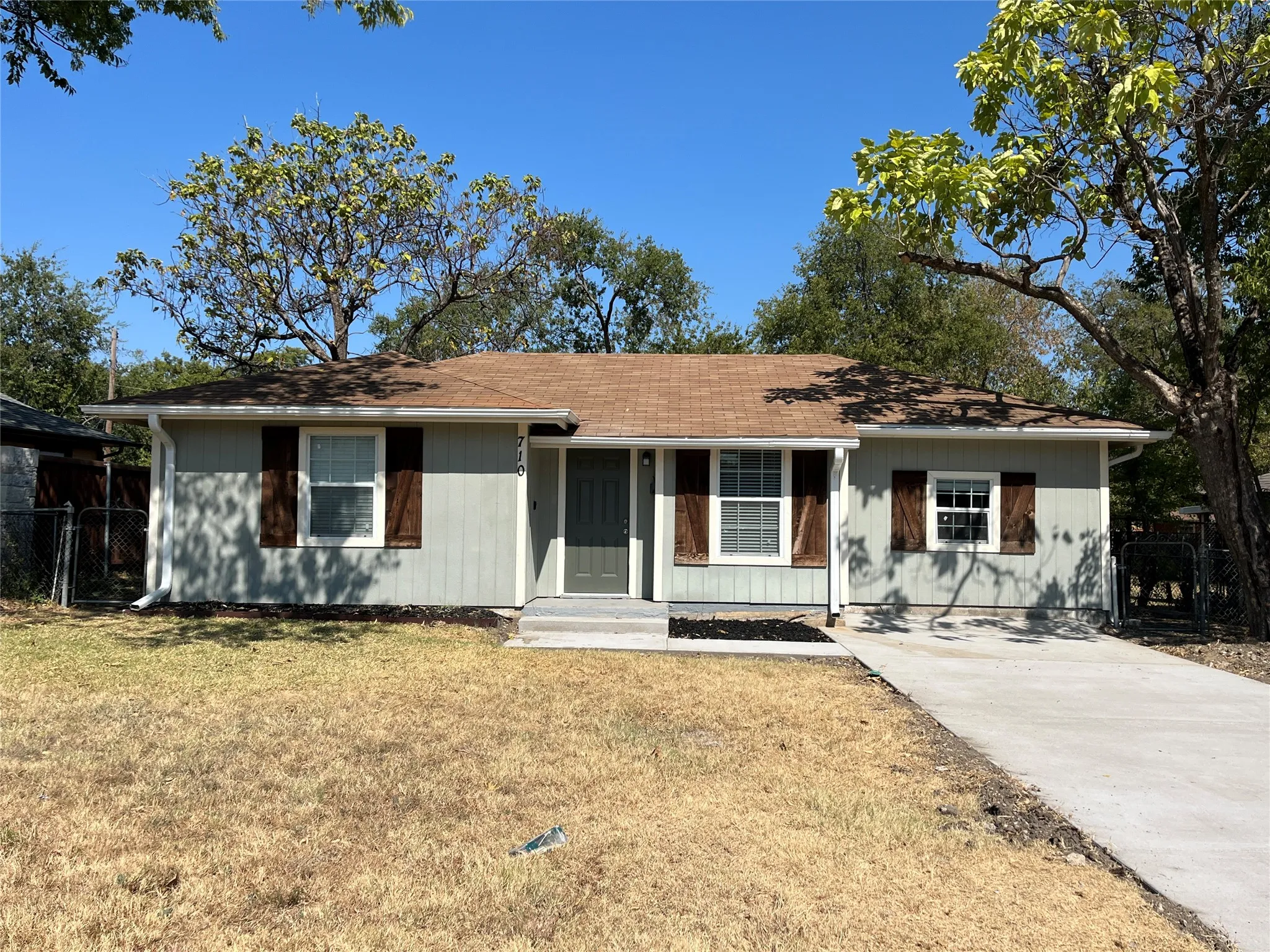 Single Family Residence For Rent in Dallas County , 710 Apache Trace, Grand Prairie, Texas 75051, 3 Bedroom, 1 Bathroom, Garage spaces, 1,009 Sqft, built in 1942, mls#21332388, Real Estate Agent in Grand Prairie, Homes For Rent in Dallas county, Homes For Rent in Grand Prairie, Realtor in Grand Prairie Texas, Real Estate Brokerage Independent Realty Texas, Luminita Cordes Realtor