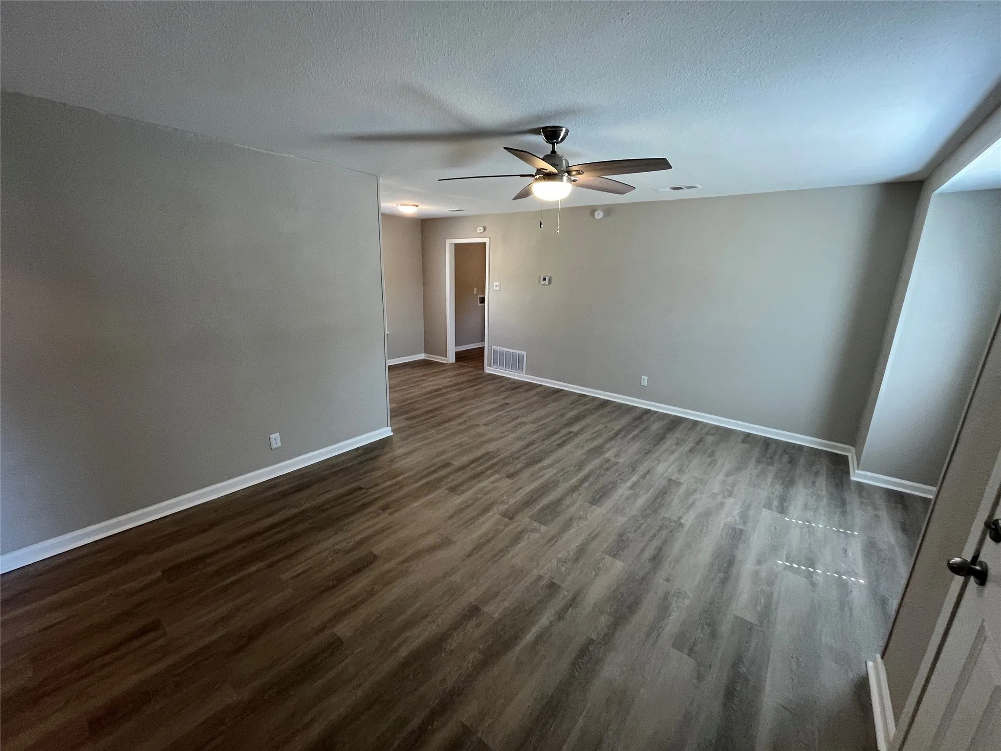 Single Family Residence For Rent in Dallas County , 710 Apache Trace, Grand Prairie, Texas 75051, 3 Bedroom, 1 Bathroom, Garage spaces, 1,009 Sqft, built in 1942, mls#21332388, Real Estate Agent in Grand Prairie, Homes For Rent in Dallas county, Homes For Rent in Grand Prairie, Realtor in Grand Prairie Texas, Real Estate Brokerage Independent Realty Texas, Luminita Cordes Realtor