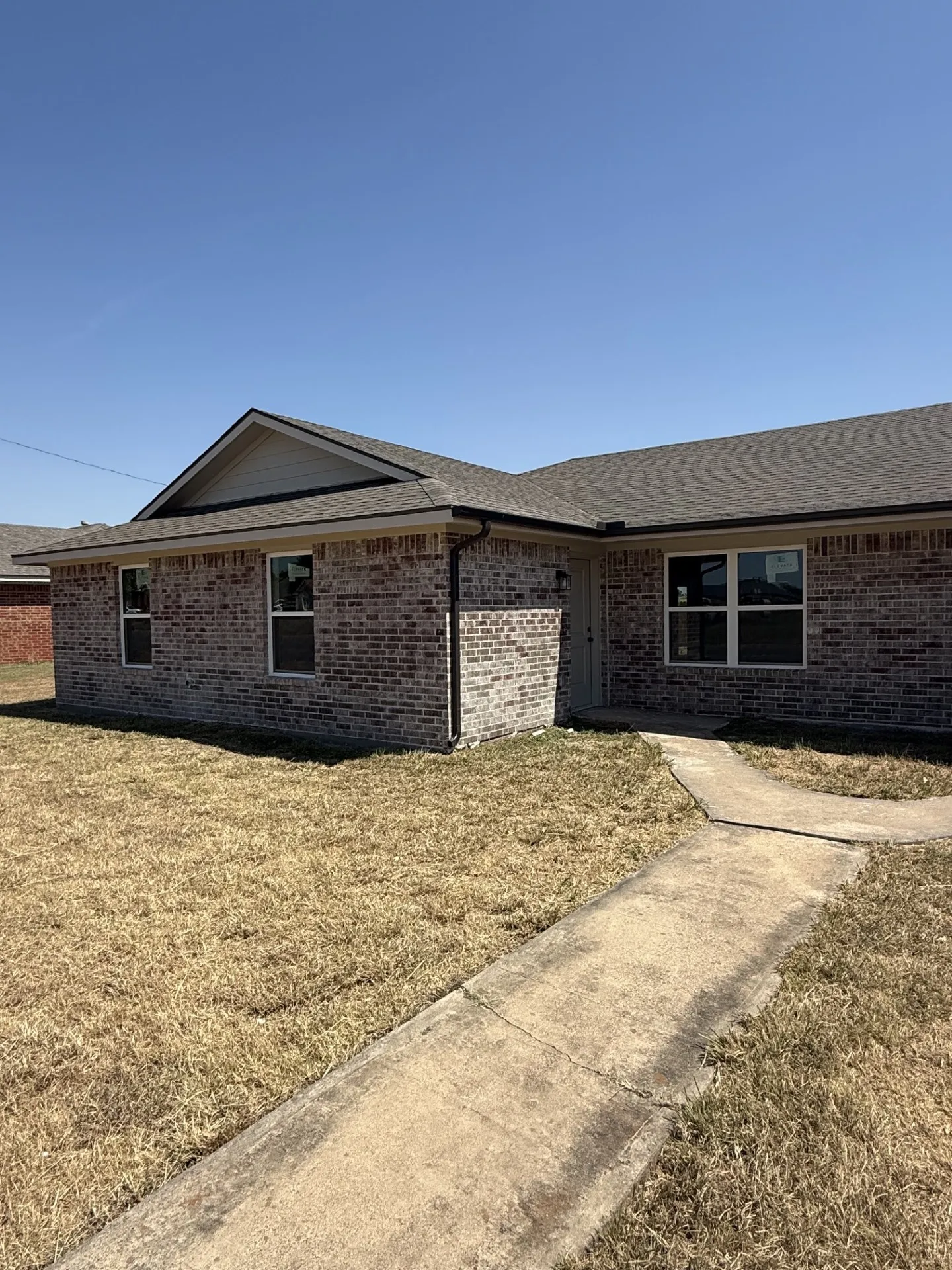 Duplex For Rent in Johnson County , 402 N Nolan River Road A, Cleburne, Texas 76033, 3 Bedroom, 2 Bathroom, 2 Garage spaces, 1,565 Sqft, built in 1986, mls#21362088, Real Estate Agent in Cleburne, Homes For Rent in Johnson county, Homes For Rent in Cleburne, Realtor in Cleburne Texas, Real Estate Brokerage Independent Realty Texas, Luminita Cordes Realtor