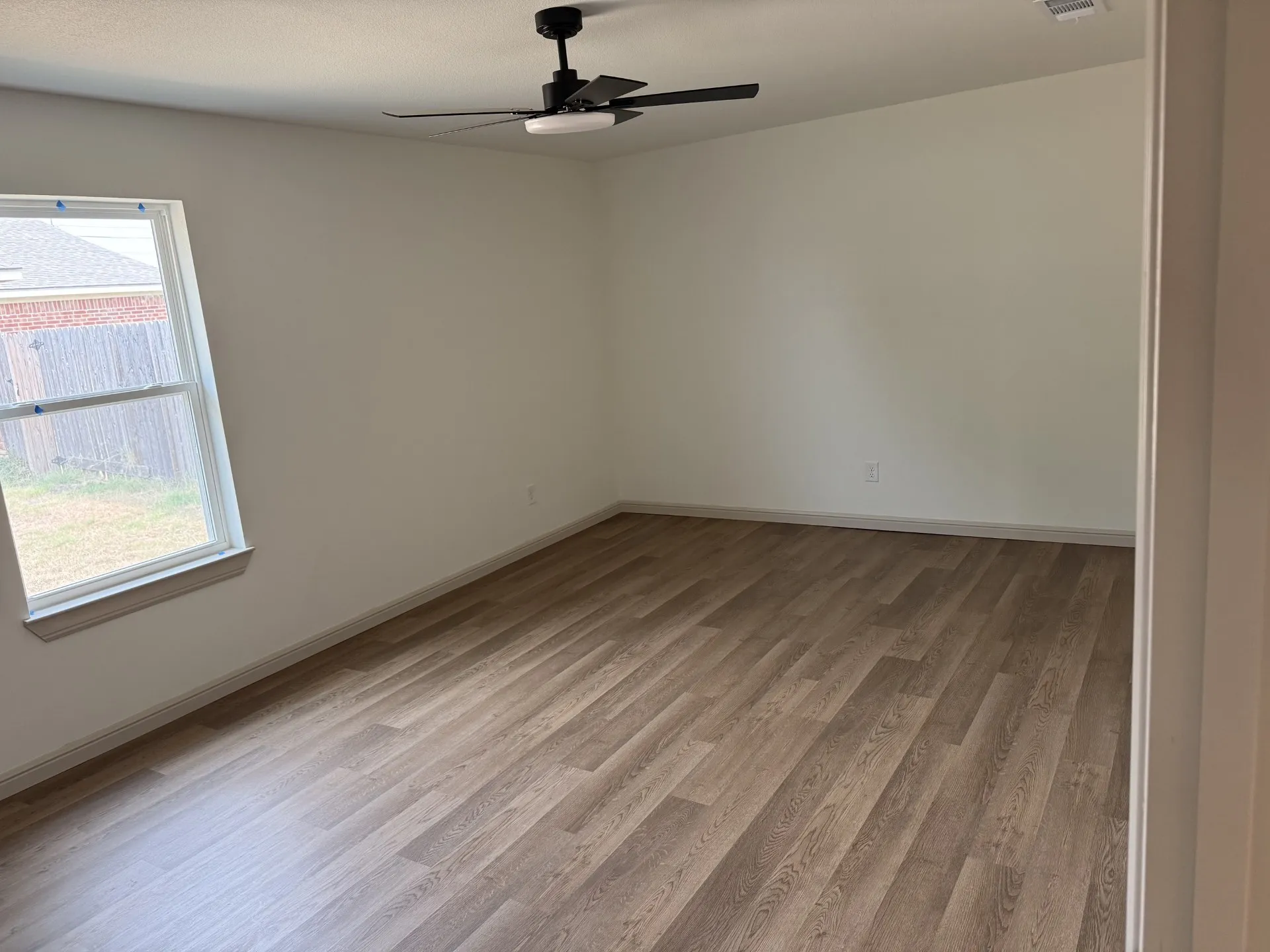 Duplex For Rent in Johnson County , 402 N Nolan River Road A, Cleburne, Texas 76033, 3 Bedroom, 2 Bathroom, 2 Garage spaces, 1,565 Sqft, built in 1986, mls#21362088, Real Estate Agent in Cleburne, Homes For Rent in Johnson county, Homes For Rent in Cleburne, Realtor in Cleburne Texas, Real Estate Brokerage Independent Realty Texas, Luminita Cordes Realtor