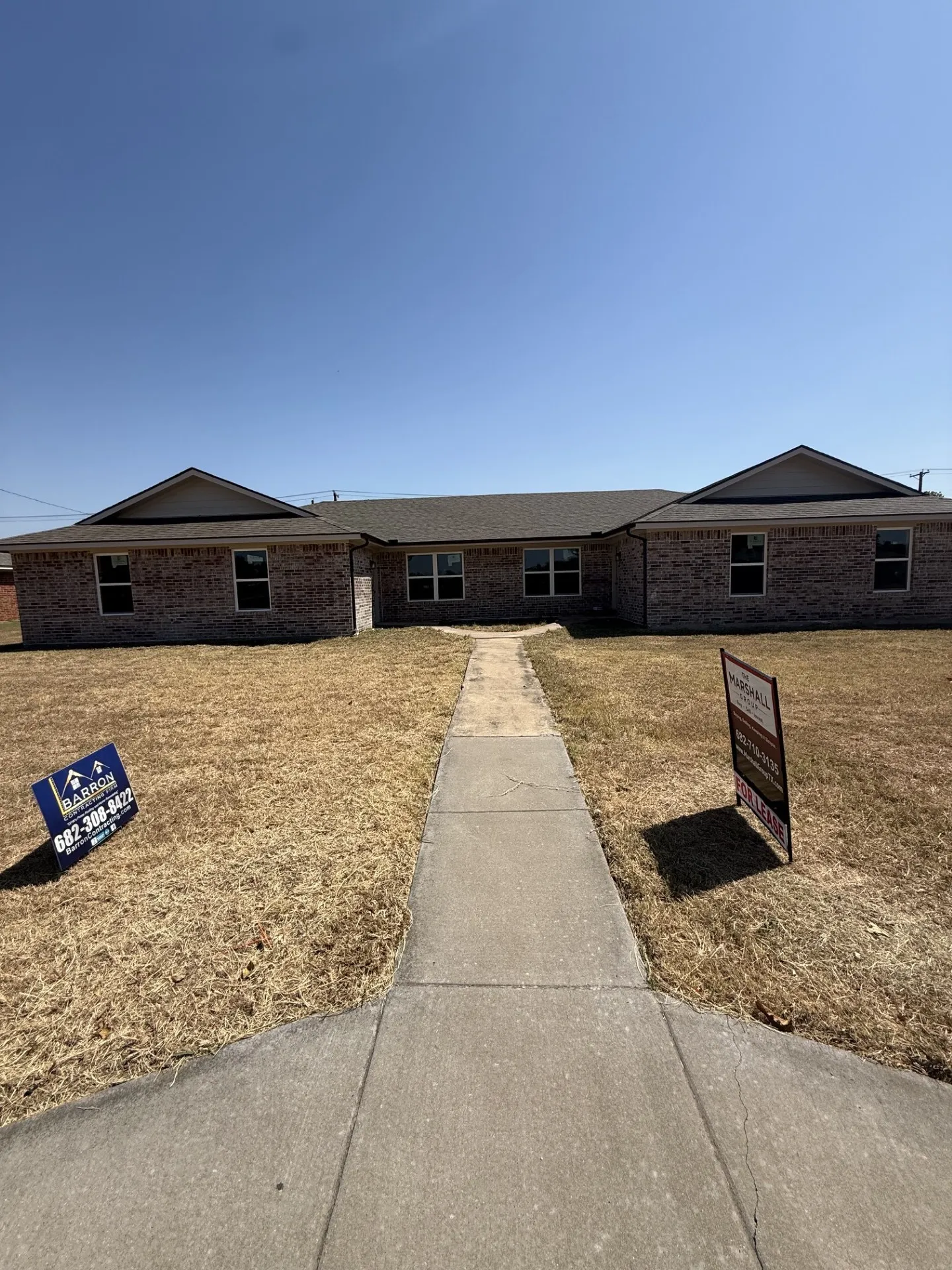 Duplex For Rent in Johnson County , 402 N Nolan River Road A, Cleburne, Texas 76033, 3 Bedroom, 2 Bathroom, 2 Garage spaces, 1,565 Sqft, built in 1986, mls#21362088, Real Estate Agent in Cleburne, Homes For Rent in Johnson county, Homes For Rent in Cleburne, Realtor in Cleburne Texas, Real Estate Brokerage Independent Realty Texas, Luminita Cordes Realtor