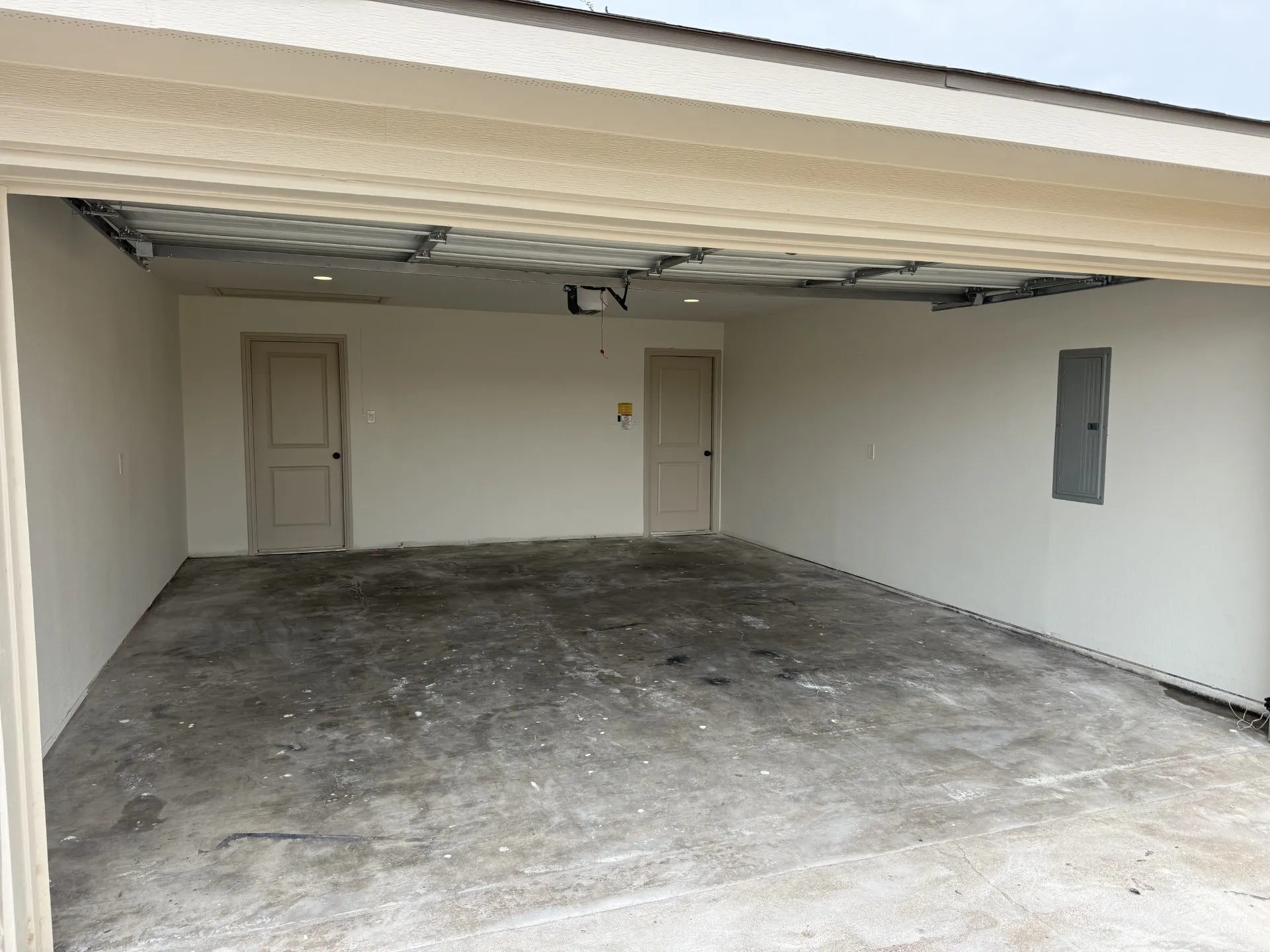 Duplex For Rent in Johnson County , 402 N Nolan River Road A, Cleburne, Texas 76033, 3 Bedroom, 2 Bathroom, 2 Garage spaces, 1,565 Sqft, built in 1986, mls#21362088, Real Estate Agent in Cleburne, Homes For Rent in Johnson county, Homes For Rent in Cleburne, Realtor in Cleburne Texas, Real Estate Brokerage Independent Realty Texas, Luminita Cordes Realtor