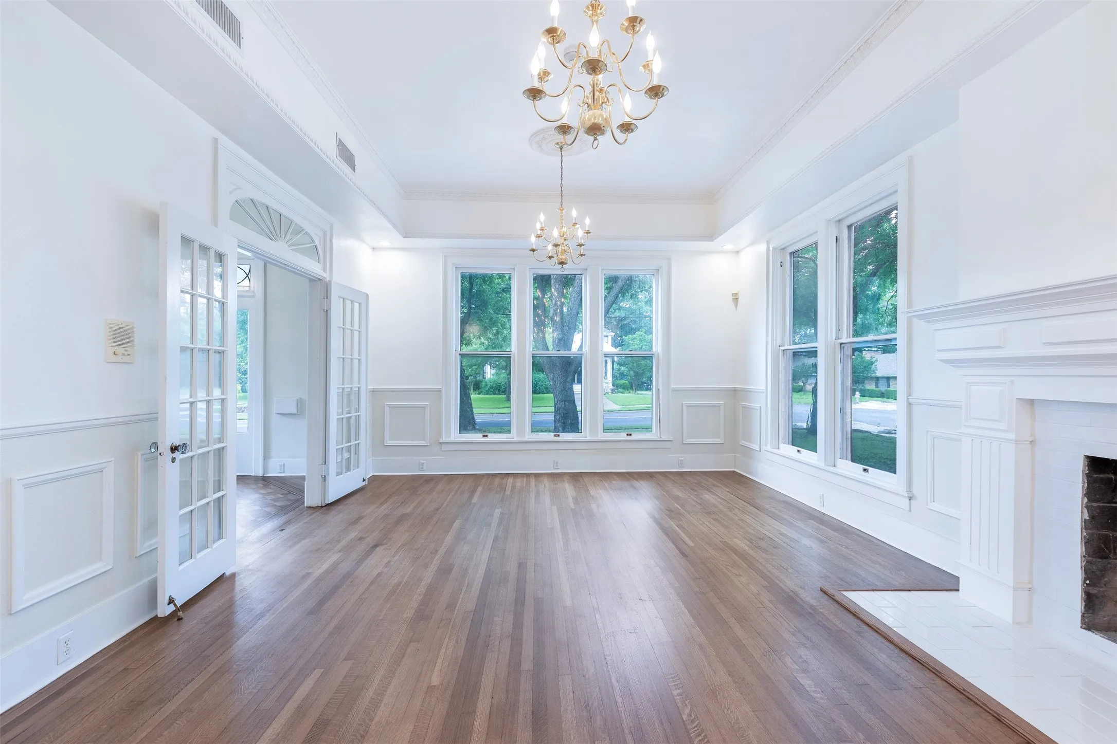 Office For Sale in Grayson County , 721 W Washington Street, Sherman, Texas 75092, 0, 0, Garage spaces, 0 Sqft, built in 1897, mls#21369860, Real Estate Agent in Sherman, Homes For Sale in Grayson county, Homes For Sale in Sherman, Realtor in Sherman Texas, Real Estate Brokerage Independent Realty Texas, Luminita Cordes Realtor