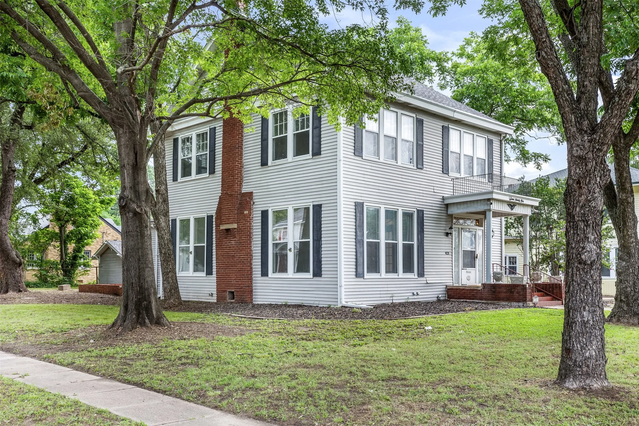 Office For Sale in Grayson County , 721 W Washington Street, Sherman, Texas 75092, 0, 0, Garage spaces, 0 Sqft, built in 1897, mls#21369860, Real Estate Agent in Sherman, Homes For Sale in Grayson county, Homes For Sale in Sherman, Realtor in Sherman Texas, Real Estate Brokerage Independent Realty Texas, Luminita Cordes Realtor