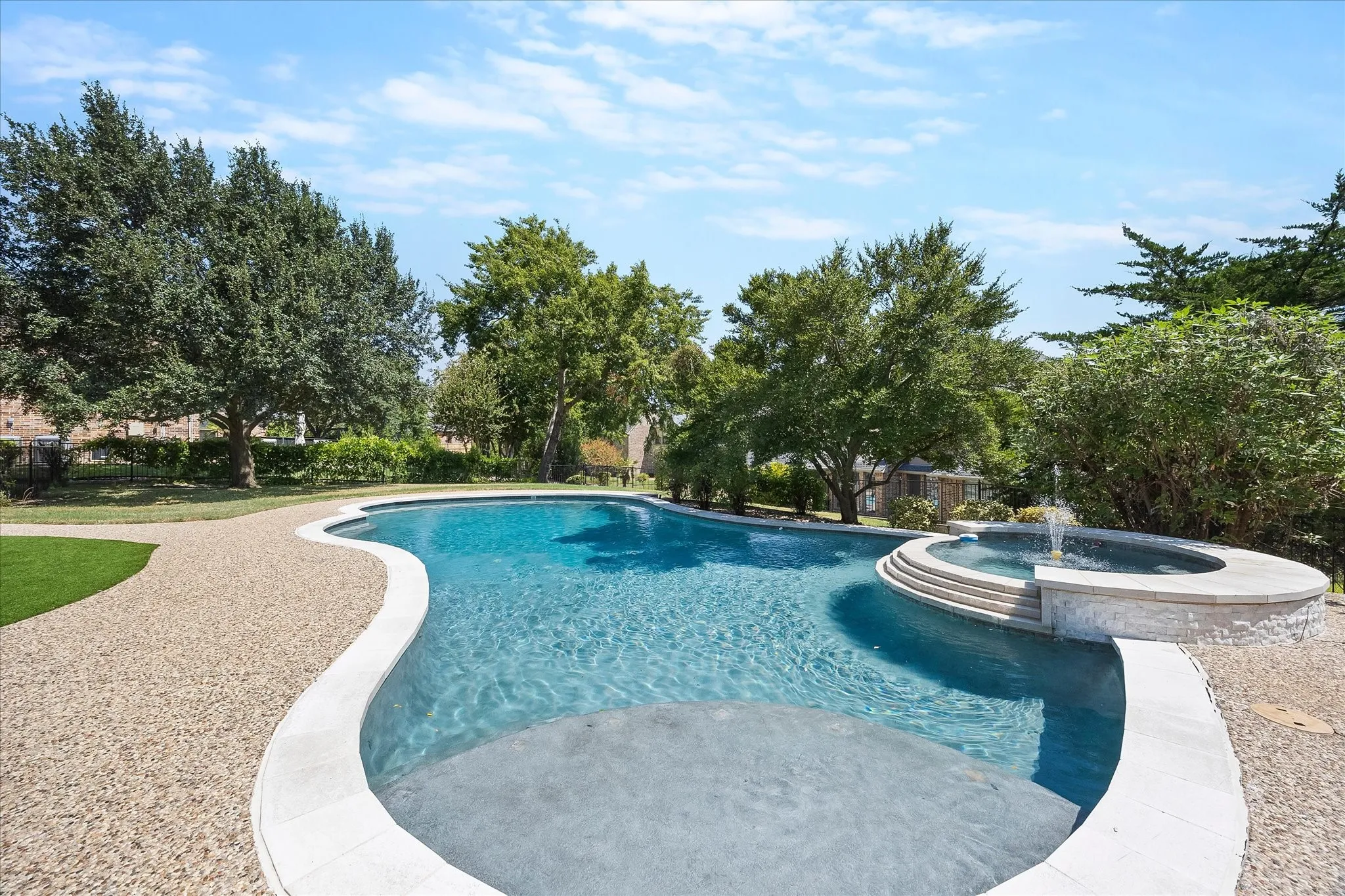 Single Family Residence For Sale in Rockwall County , 804 White Buffalo Lane, Heath, Texas 75032, 5 Bedroom, 5 Bathroom, 3 Garage spaces, 4,154 Sqft, built in 2000, mls#21374734, Real Estate Agent in Heath, Homes For Sale in Rockwall county, Homes For Sale in Heath, Realtor in Heath Texas, Real Estate Brokerage Independent Realty Texas, Luminita Cordes Realtor