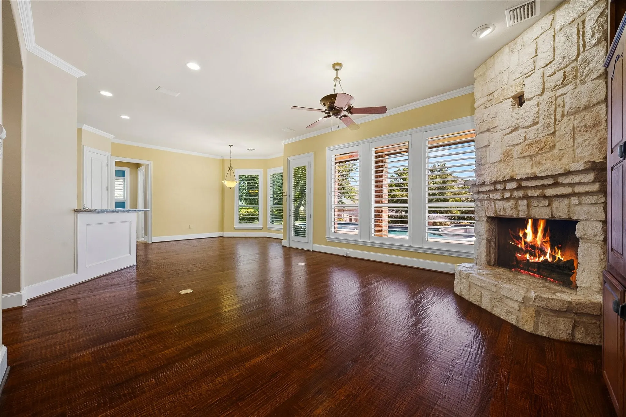 Single Family Residence For Sale in Rockwall County , 804 White Buffalo Lane, Heath, Texas 75032, 5 Bedroom, 5 Bathroom, 3 Garage spaces, 4,154 Sqft, built in 2000, mls#21374734, Real Estate Agent in Heath, Homes For Sale in Rockwall county, Homes For Sale in Heath, Realtor in Heath Texas, Real Estate Brokerage Independent Realty Texas, Luminita Cordes Realtor
