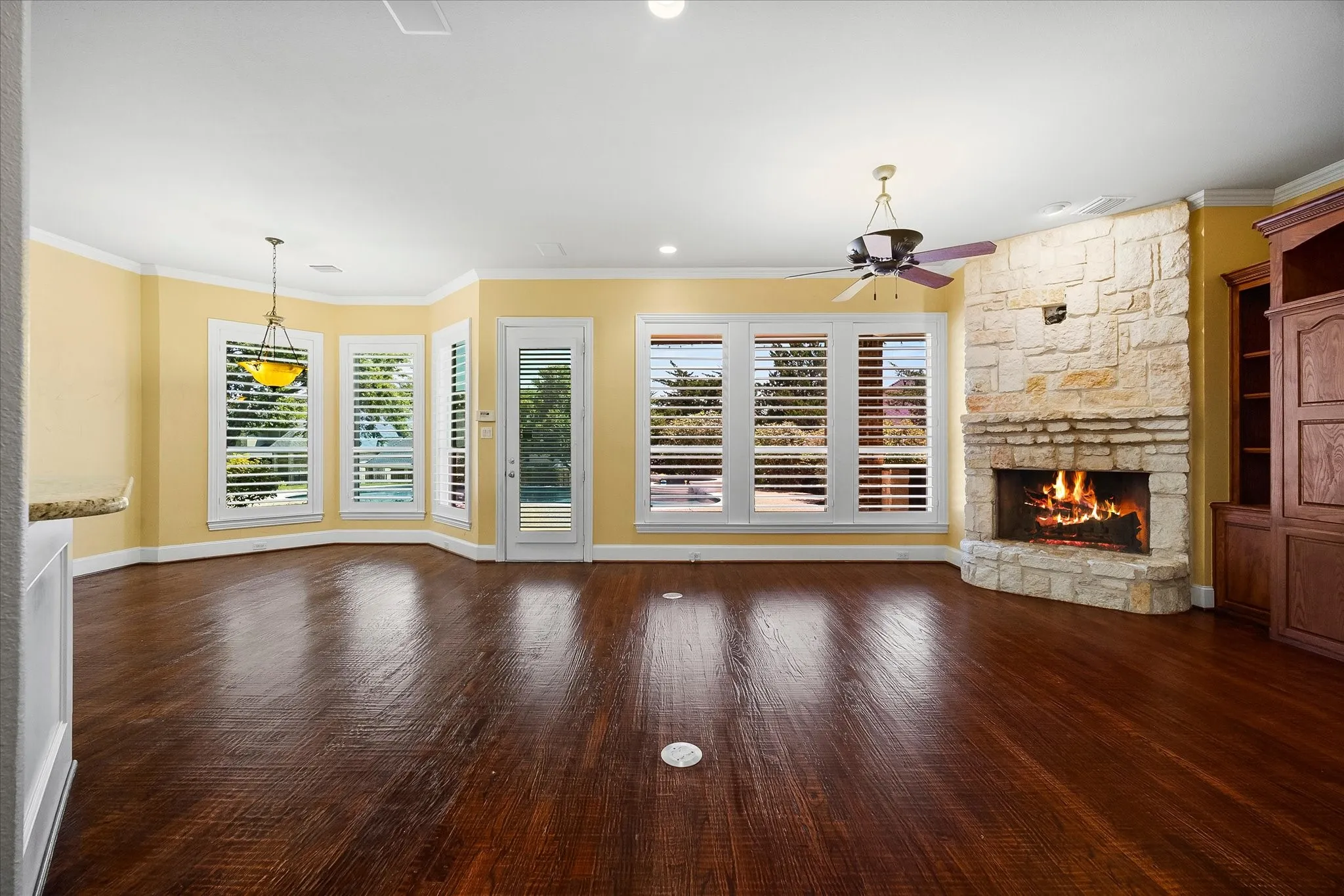 Single Family Residence For Sale in Rockwall County , 804 White Buffalo Lane, Heath, Texas 75032, 5 Bedroom, 5 Bathroom, 3 Garage spaces, 4,154 Sqft, built in 2000, mls#21374734, Real Estate Agent in Heath, Homes For Sale in Rockwall county, Homes For Sale in Heath, Realtor in Heath Texas, Real Estate Brokerage Independent Realty Texas, Luminita Cordes Realtor
