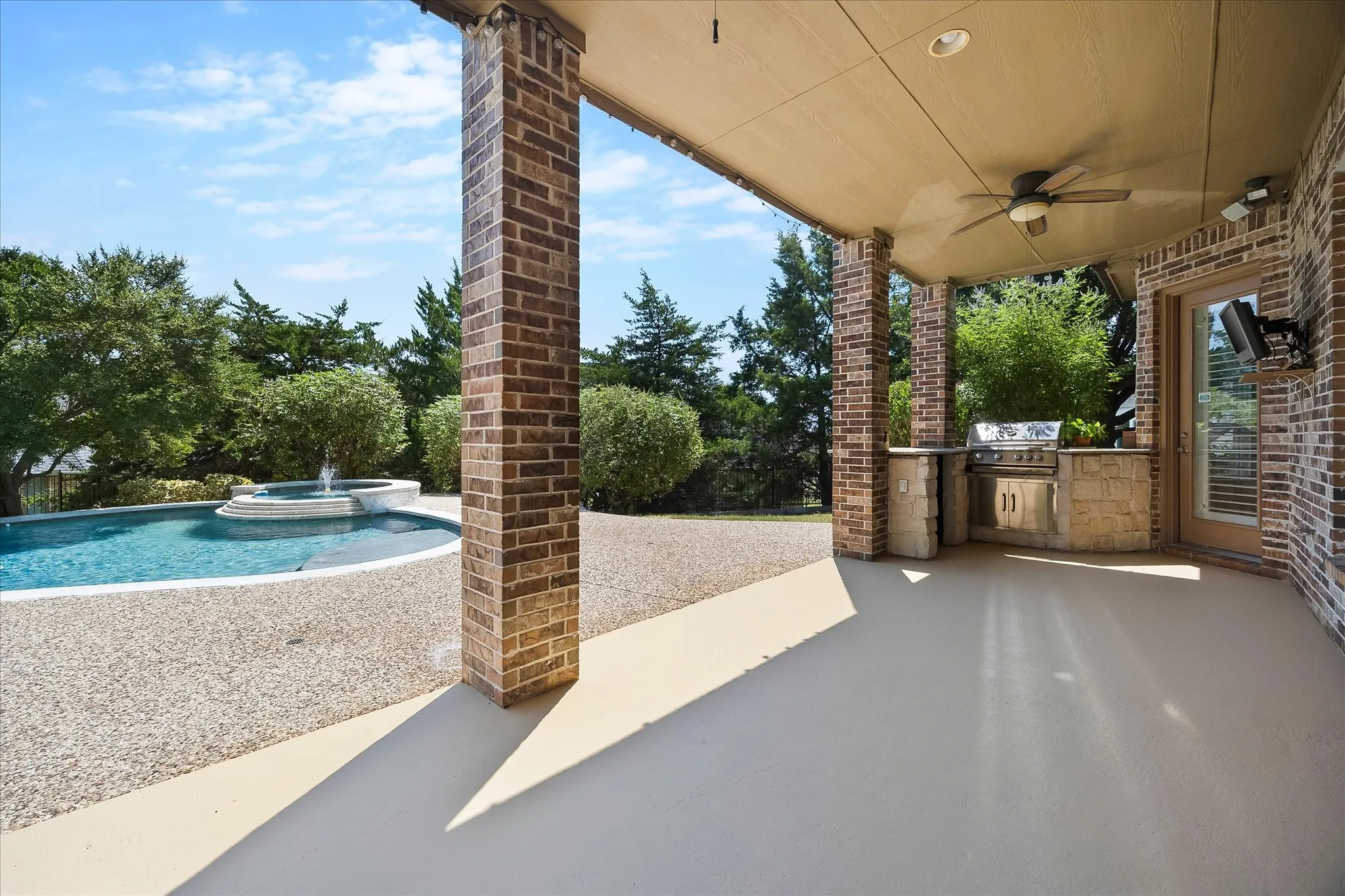 Single Family Residence For Sale in Rockwall County , 804 White Buffalo Lane, Heath, Texas 75032, 5 Bedroom, 5 Bathroom, 3 Garage spaces, 4,154 Sqft, built in 2000, mls#21374734, Real Estate Agent in Heath, Homes For Sale in Rockwall county, Homes For Sale in Heath, Realtor in Heath Texas, Real Estate Brokerage Independent Realty Texas, Luminita Cordes Realtor
