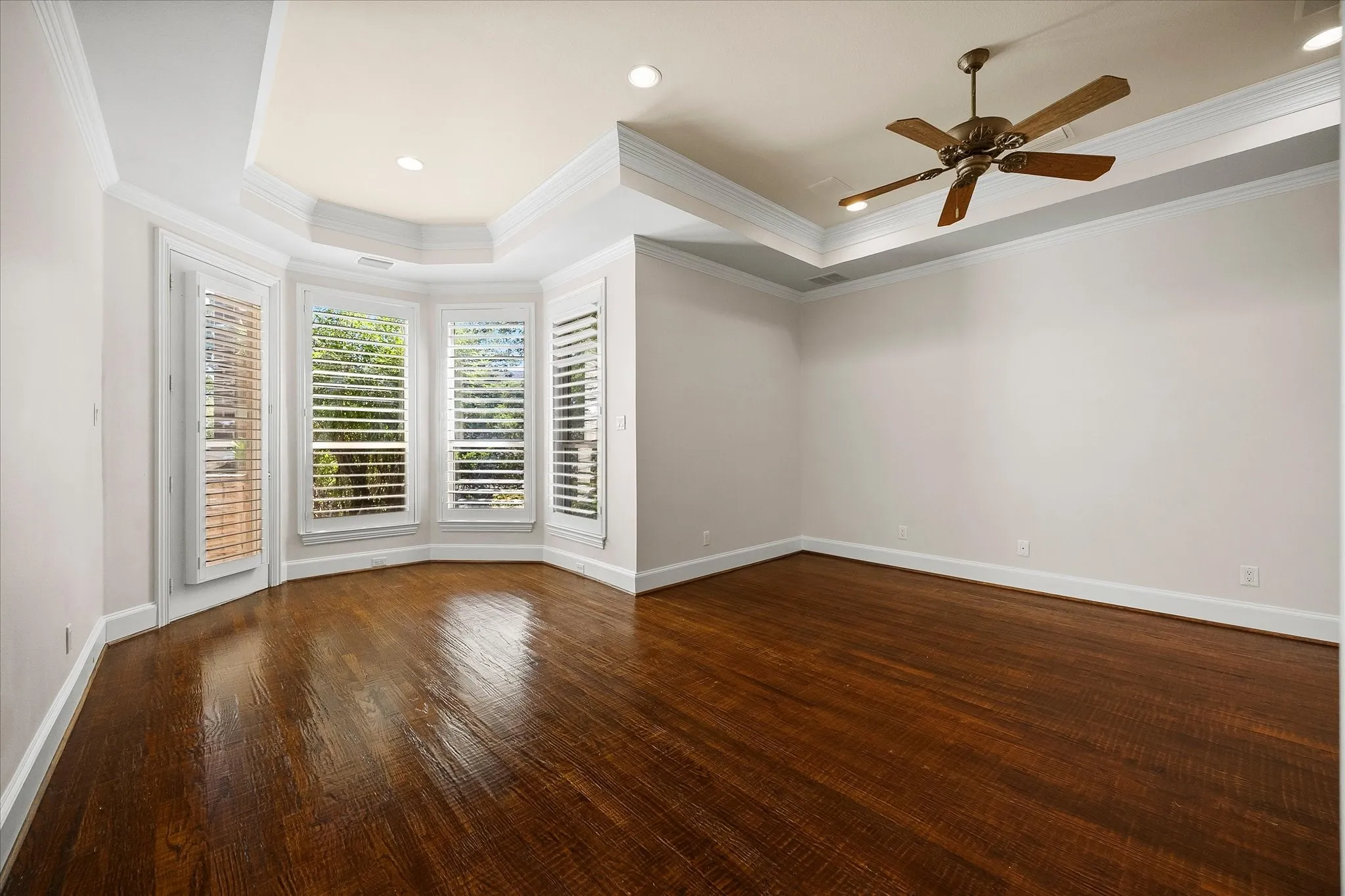 Single Family Residence For Sale in Rockwall County , 804 White Buffalo Lane, Heath, Texas 75032, 5 Bedroom, 5 Bathroom, 3 Garage spaces, 4,154 Sqft, built in 2000, mls#21374734, Real Estate Agent in Heath, Homes For Sale in Rockwall county, Homes For Sale in Heath, Realtor in Heath Texas, Real Estate Brokerage Independent Realty Texas, Luminita Cordes Realtor