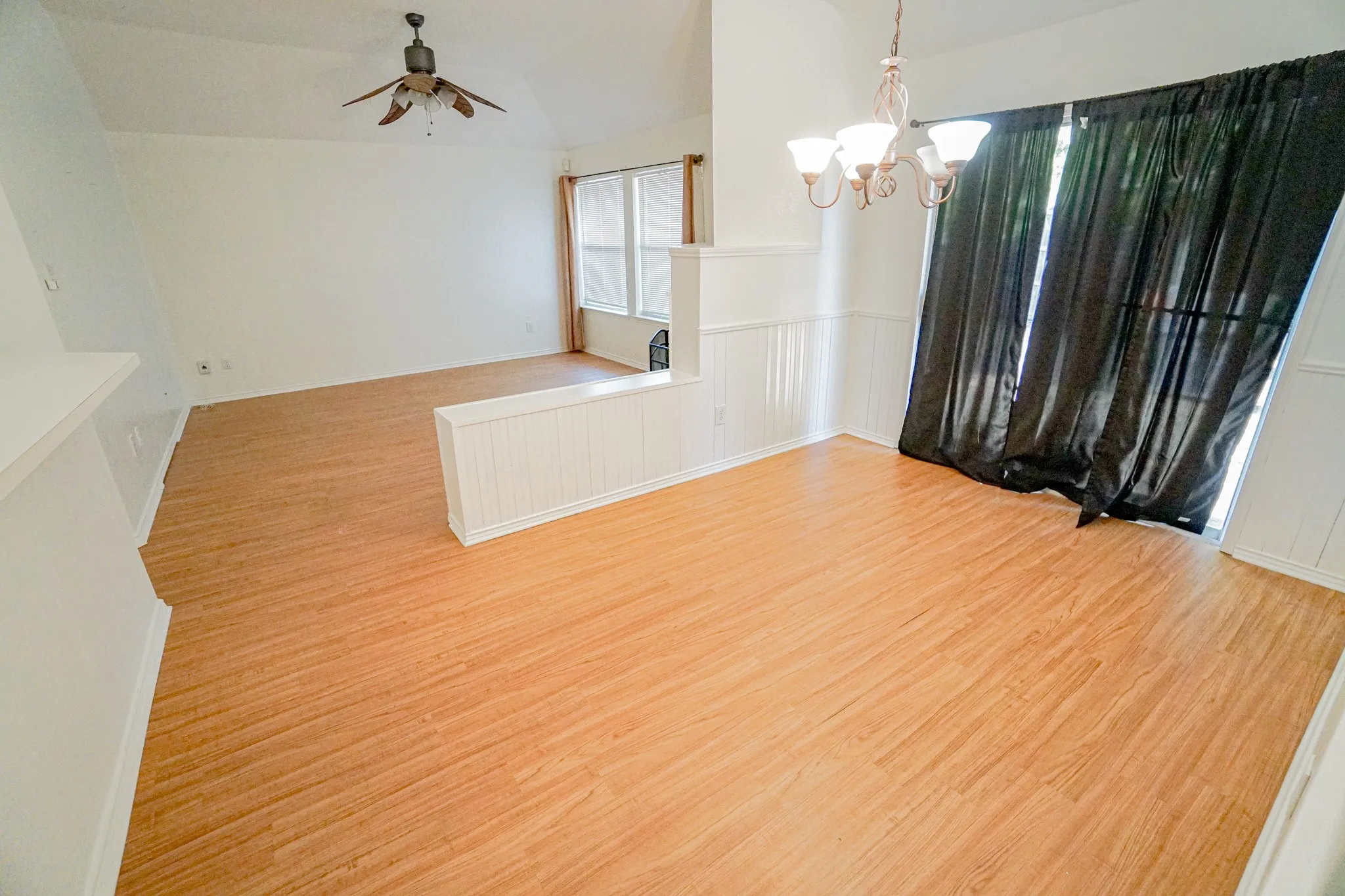Single Family Residence For Rent in Tarrant County , 933 Blossomwood Court, Arlington, Texas 76017, 4 Bedroom, 2 Bathroom, 2 Garage spaces, 1,824 Sqft, built in 1993, mls#21371831, Real Estate Agent in Arlington, Homes For Rent in Tarrant county, Homes For Rent in Arlington, Realtor in Arlington Texas, Real Estate Brokerage Independent Realty Texas, Luminita Cordes Realtor