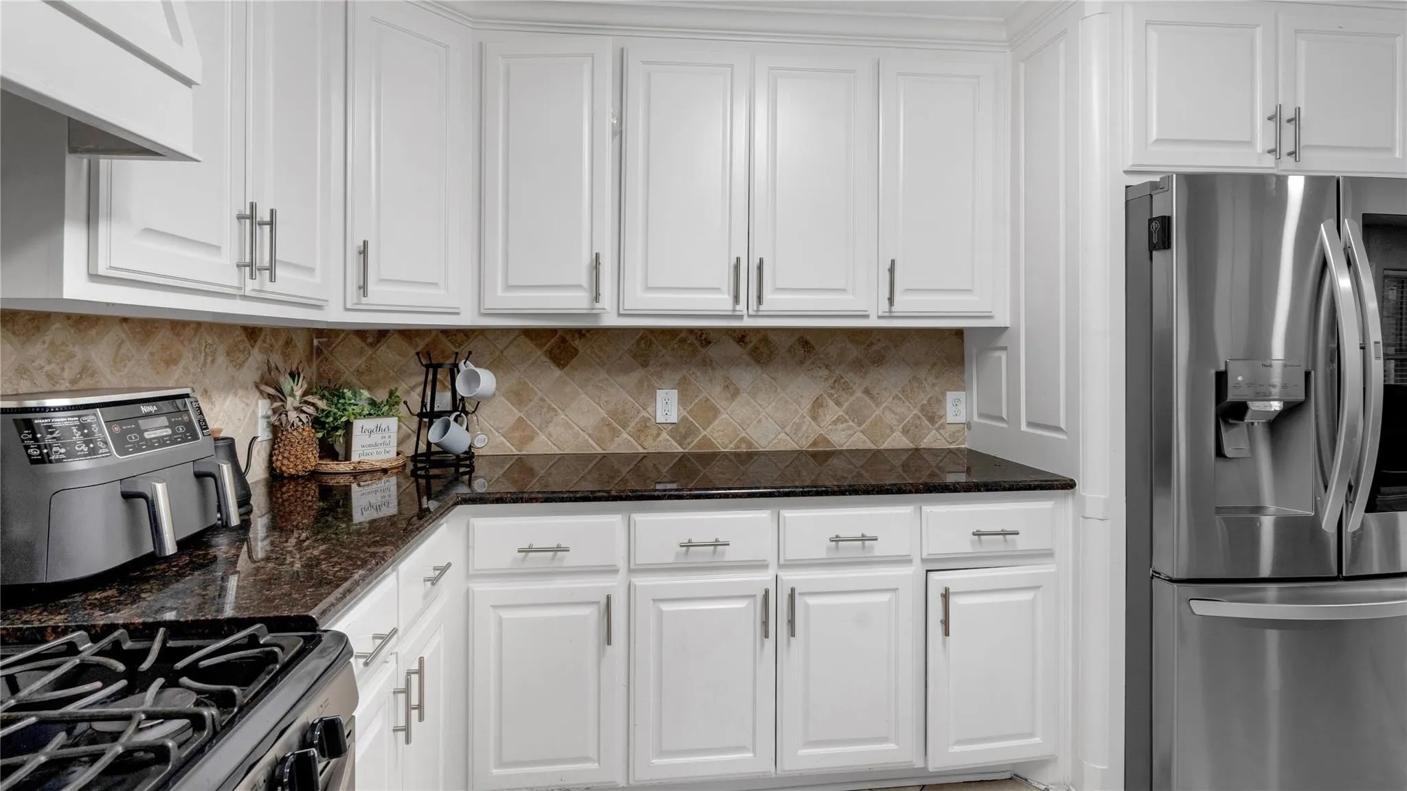 Single Family Residence For Sale in Dallas County , 813 Beacon Hill Drive, Irving, Texas 75061, 5 Bedroom, 5 Bathroom, 4 Garage spaces, 4,454 Sqft, built in 1963, mls#21374432, Real Estate Agent in Irving, Homes For Sale in Dallas county, Homes For Sale in Irving, Realtor in Irving Texas, Real Estate Brokerage Independent Realty Texas, Luminita Cordes Realtor