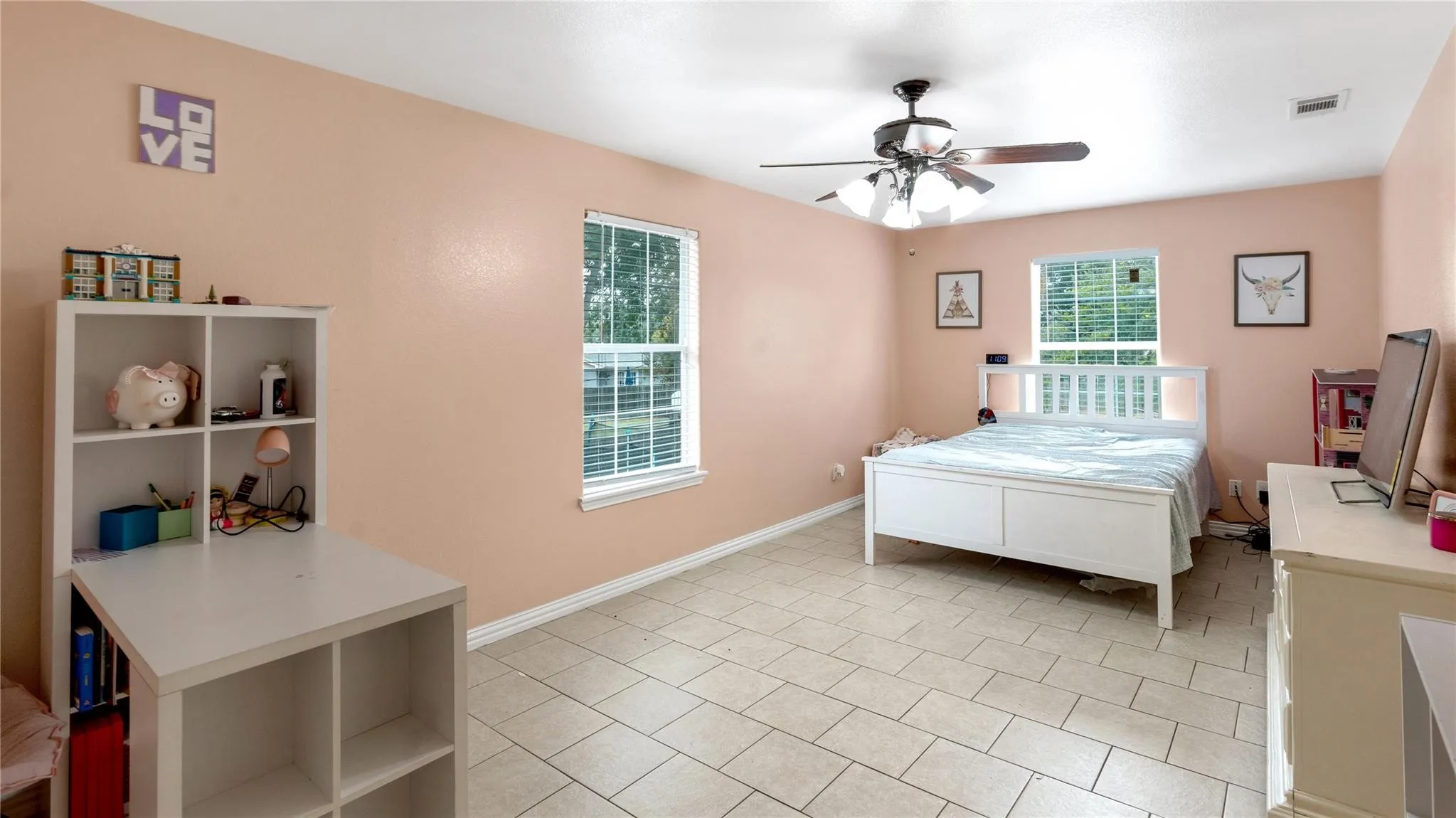 Single Family Residence For Sale in Dallas County , 813 Beacon Hill Drive, Irving, Texas 75061, 5 Bedroom, 5 Bathroom, 4 Garage spaces, 4,454 Sqft, built in 1963, mls#21374432, Real Estate Agent in Irving, Homes For Sale in Dallas county, Homes For Sale in Irving, Realtor in Irving Texas, Real Estate Brokerage Independent Realty Texas, Luminita Cordes Realtor