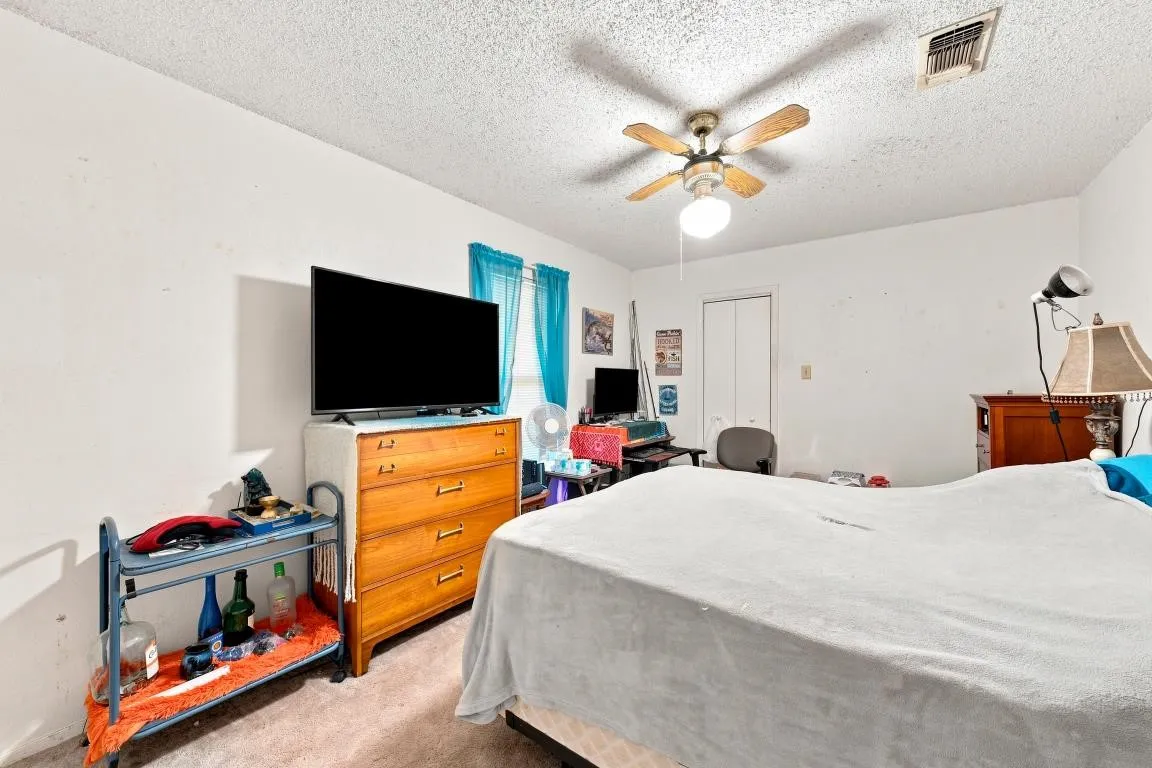 Single Family Residence For Sale in Mc Lennan County , 105 Virginia, Hewitt, Texas 76643, 3 Bedroom, 2 Bathroom, Garage spaces, 1,916 Sqft, built in 1977, mls#21373256, Real Estate Agent in Hewitt, Homes For Sale in Mc Lennan county, Homes For Sale in Hewitt, Realtor in Hewitt Texas, Real Estate Brokerage Independent Realty Texas, Luminita Cordes Realtor