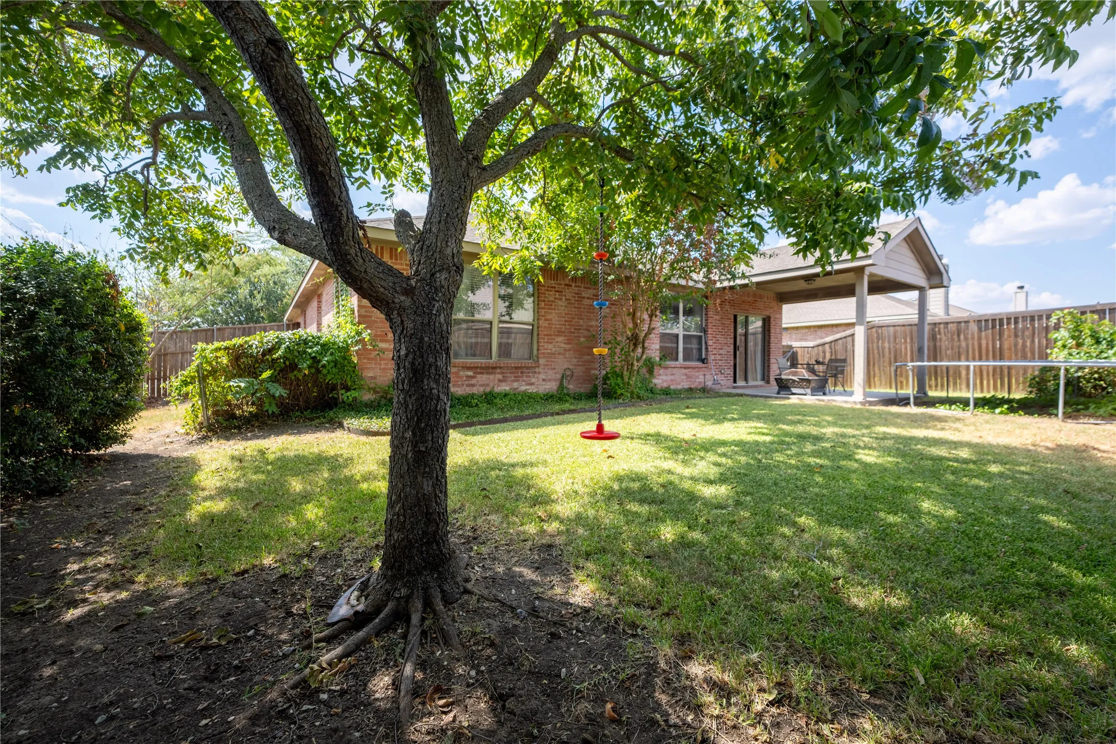 Single Family Residence For Sale in Collin County , 482 Hunters Ridge Drive, Melissa, Texas 75454, 3 Bedroom, 2 Bathroom, 2 Garage spaces, 1,411 Sqft, built in 2005, mls#21374008, Real Estate Agent in Melissa, Homes For Sale in Collin county, Homes For Sale in Melissa, Realtor in Melissa Texas, Real Estate Brokerage Independent Realty Texas, Luminita Cordes Realtor