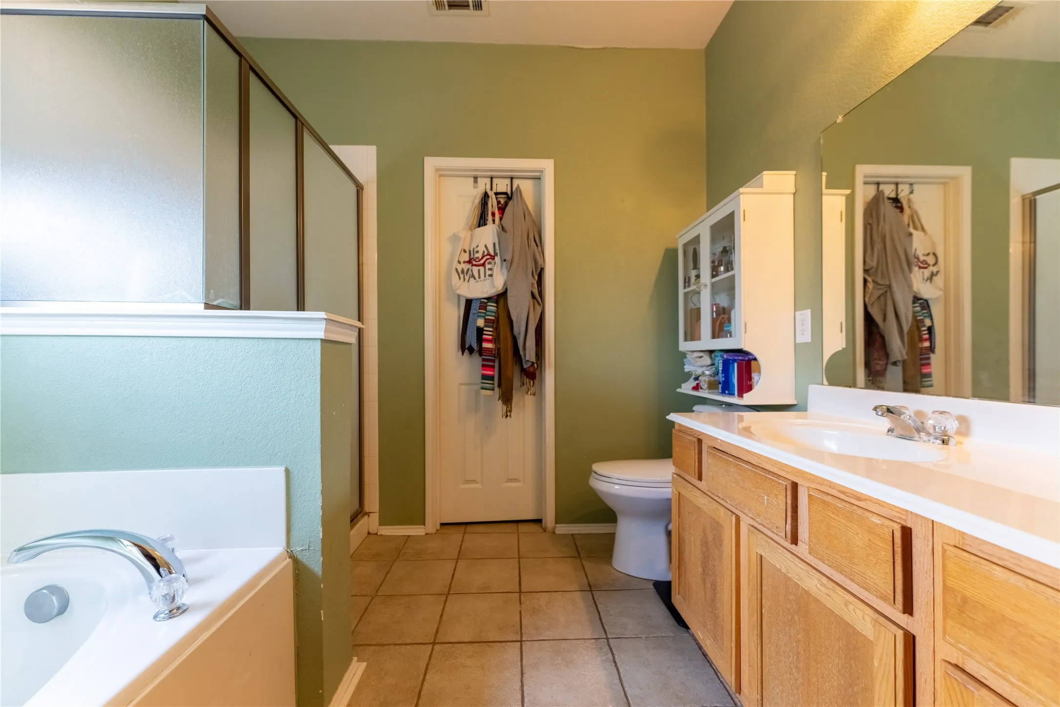 Single Family Residence For Sale in Collin County , 482 Hunters Ridge Drive, Melissa, Texas 75454, 3 Bedroom, 2 Bathroom, 2 Garage spaces, 1,411 Sqft, built in 2005, mls#21374008, Real Estate Agent in Melissa, Homes For Sale in Collin county, Homes For Sale in Melissa, Realtor in Melissa Texas, Real Estate Brokerage Independent Realty Texas, Luminita Cordes Realtor
