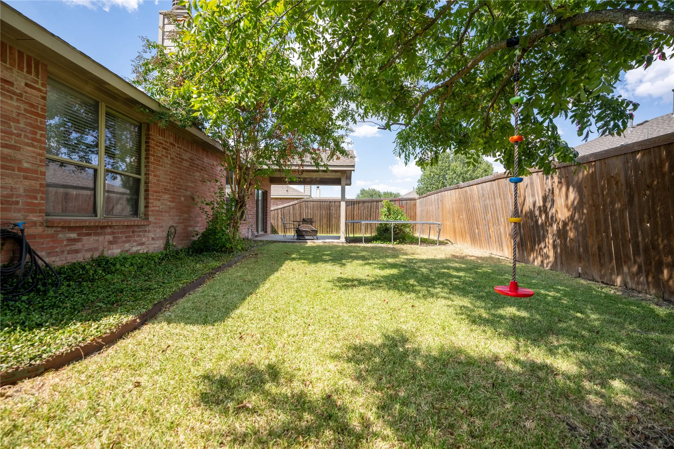 Single Family Residence For Sale in Collin County , 482 Hunters Ridge Drive, Melissa, Texas 75454, 3 Bedroom, 2 Bathroom, 2 Garage spaces, 1,411 Sqft, built in 2005, mls#21374008, Real Estate Agent in Melissa, Homes For Sale in Collin county, Homes For Sale in Melissa, Realtor in Melissa Texas, Real Estate Brokerage Independent Realty Texas, Luminita Cordes Realtor