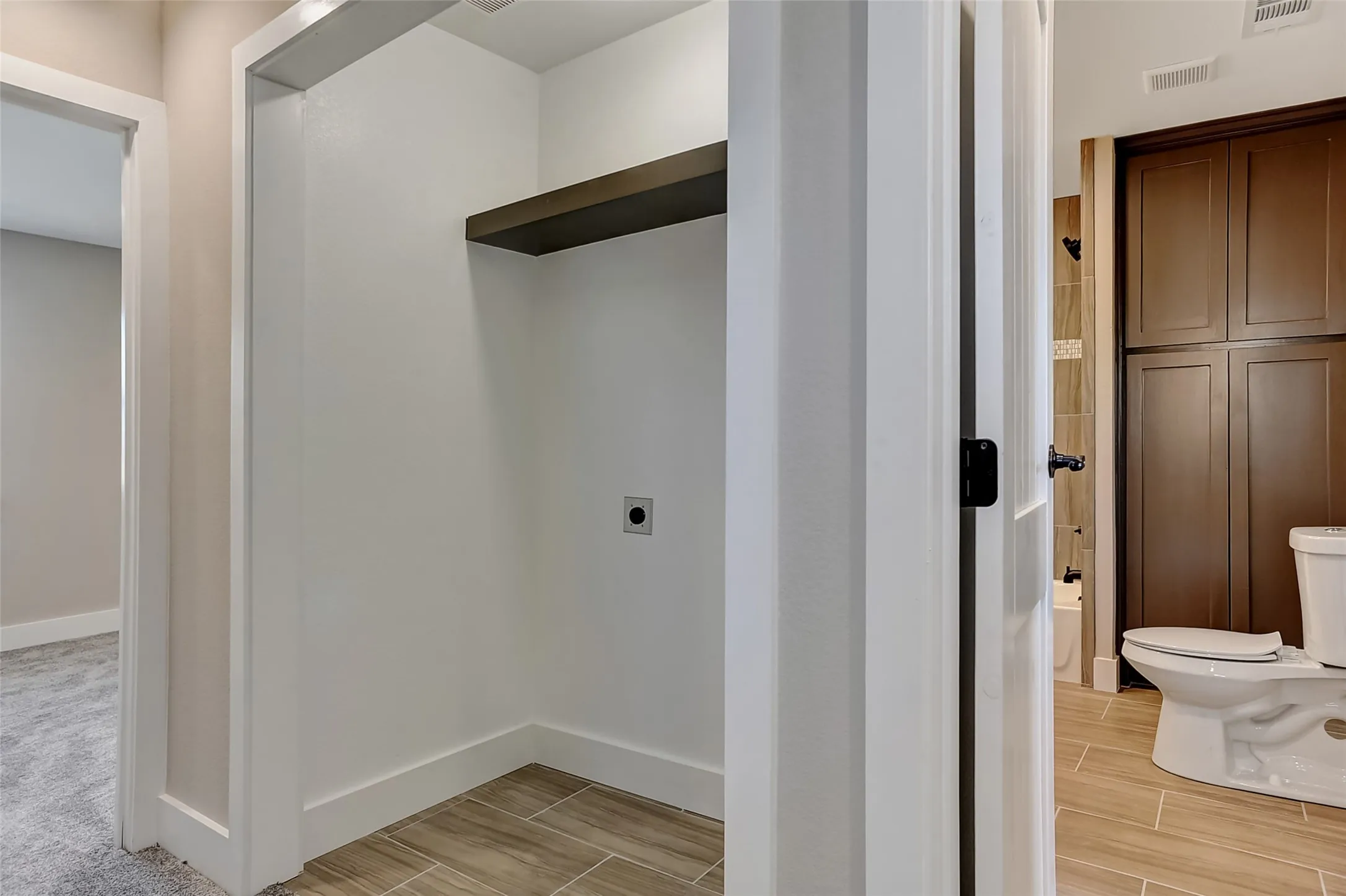 Duplex For Rent in Grayson County , 1304 Country Road B, Whitesboro, Texas 76273, 3 Bedroom, 3 Bathroom, Garage spaces, 1,400 Sqft, built in 2020, mls#21374975, Real Estate Agent in Whitesboro, Homes For Rent in Grayson county, Homes For Rent in Whitesboro, Realtor in Whitesboro Texas, Real Estate Brokerage Independent Realty Texas, Luminita Cordes Realtor