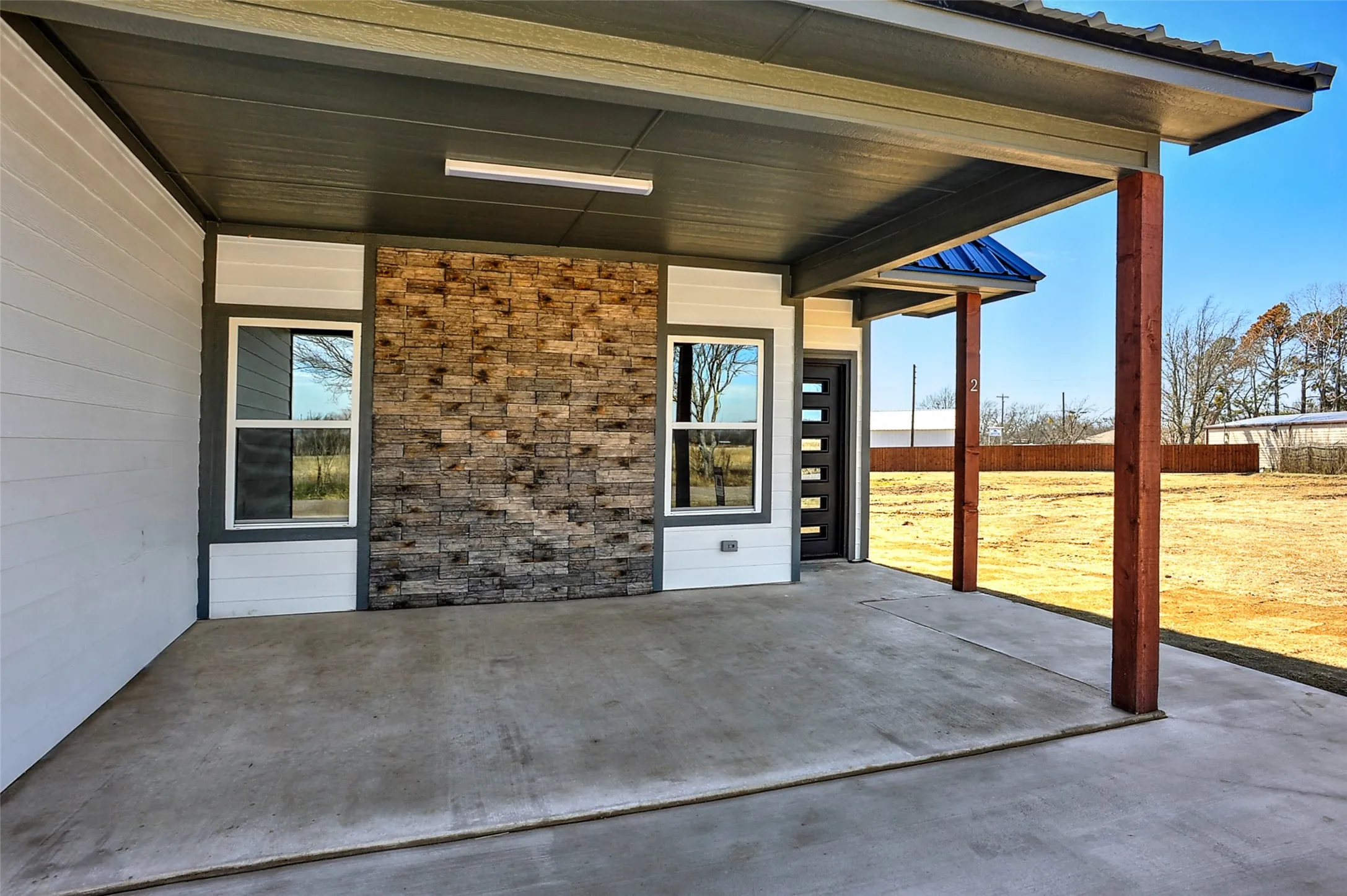 Duplex For Rent in Grayson County , 1304 Country Road B, Whitesboro, Texas 76273, 3 Bedroom, 3 Bathroom, Garage spaces, 1,400 Sqft, built in 2020, mls#21374975, Real Estate Agent in Whitesboro, Homes For Rent in Grayson county, Homes For Rent in Whitesboro, Realtor in Whitesboro Texas, Real Estate Brokerage Independent Realty Texas, Luminita Cordes Realtor