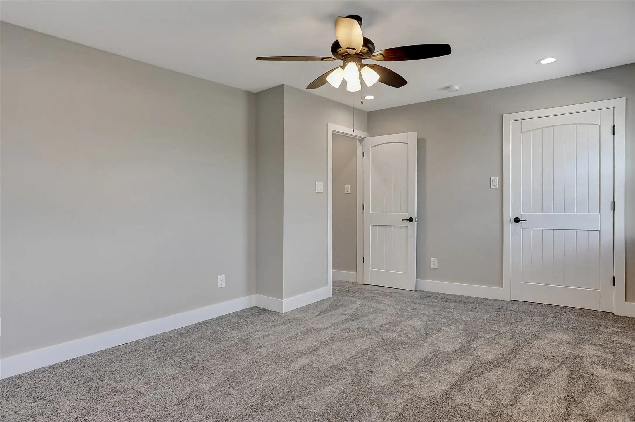 Duplex For Rent in Grayson County , 1304 Country Road B, Whitesboro, Texas 76273, 3 Bedroom, 3 Bathroom, Garage spaces, 1,400 Sqft, built in 2020, mls#21374975, Real Estate Agent in Whitesboro, Homes For Rent in Grayson county, Homes For Rent in Whitesboro, Realtor in Whitesboro Texas, Real Estate Brokerage Independent Realty Texas, Luminita Cordes Realtor