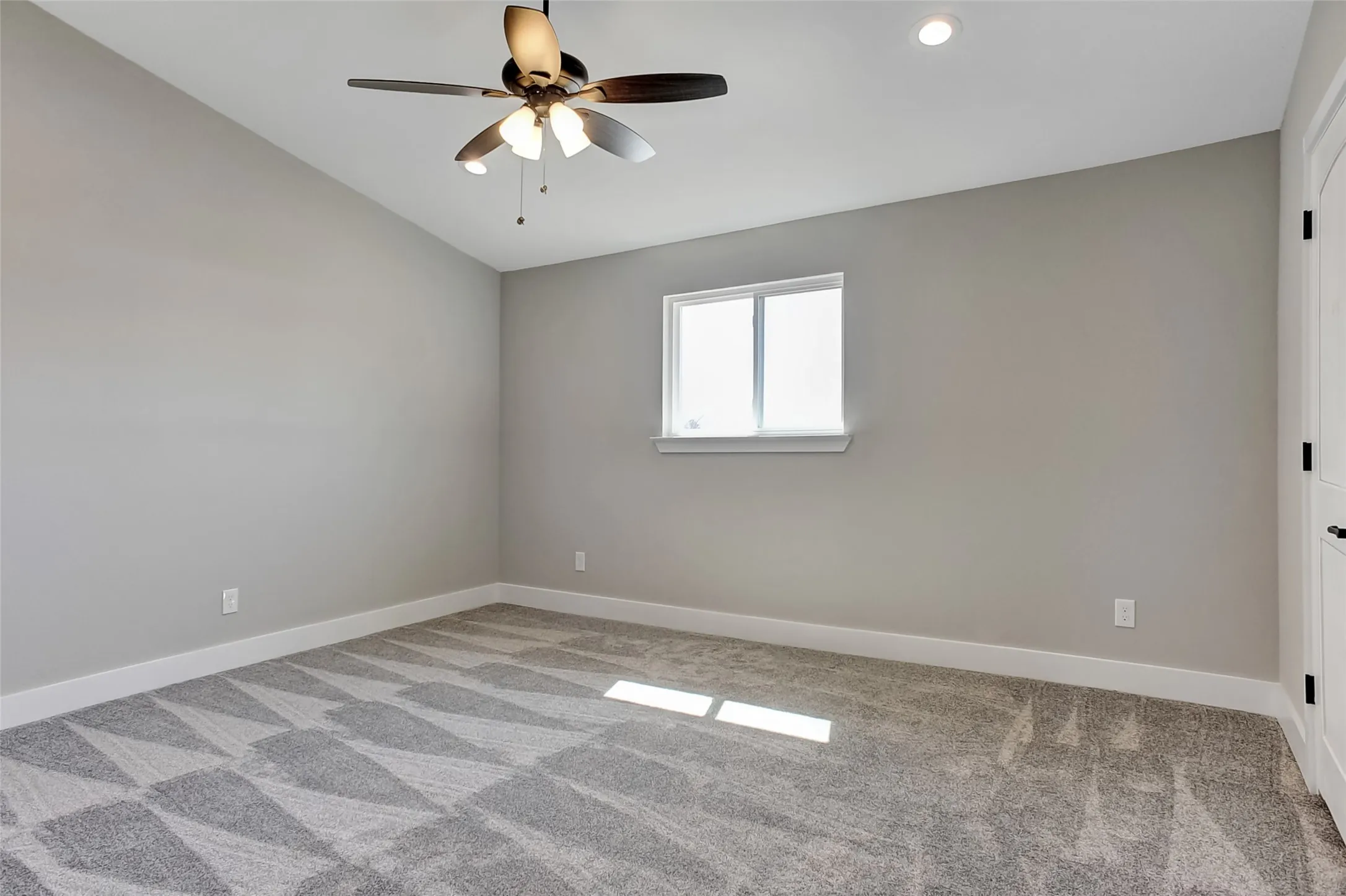 Duplex For Rent in Grayson County , 1304 Country Road B, Whitesboro, Texas 76273, 3 Bedroom, 3 Bathroom, Garage spaces, 1,400 Sqft, built in 2020, mls#21374975, Real Estate Agent in Whitesboro, Homes For Rent in Grayson county, Homes For Rent in Whitesboro, Realtor in Whitesboro Texas, Real Estate Brokerage Independent Realty Texas, Luminita Cordes Realtor