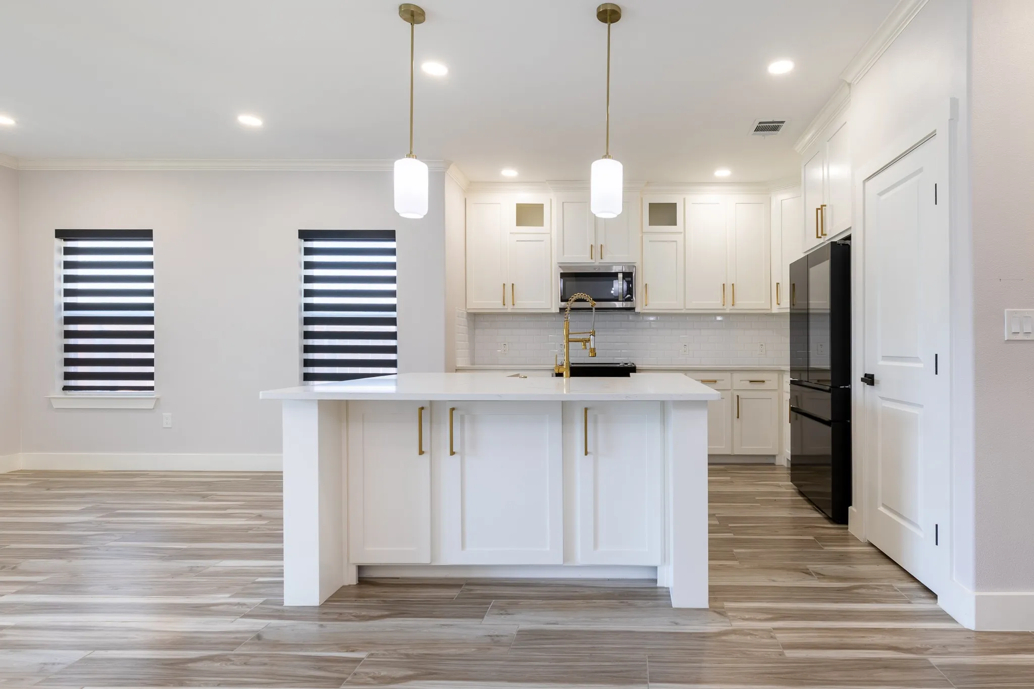Single Family Residence For Rent in Tarrant County , 1916 Kimberly Drive, Arlington, Texas 76010, 4 Bedroom, 2 Bathroom, 2 Garage spaces, 1,651 Sqft, built in 2023, mls#21374354, Real Estate Agent in Arlington, Homes For Rent in Tarrant county, Homes For Rent in Arlington, Realtor in Arlington Texas, Real Estate Brokerage Independent Realty Texas, Luminita Cordes Realtor