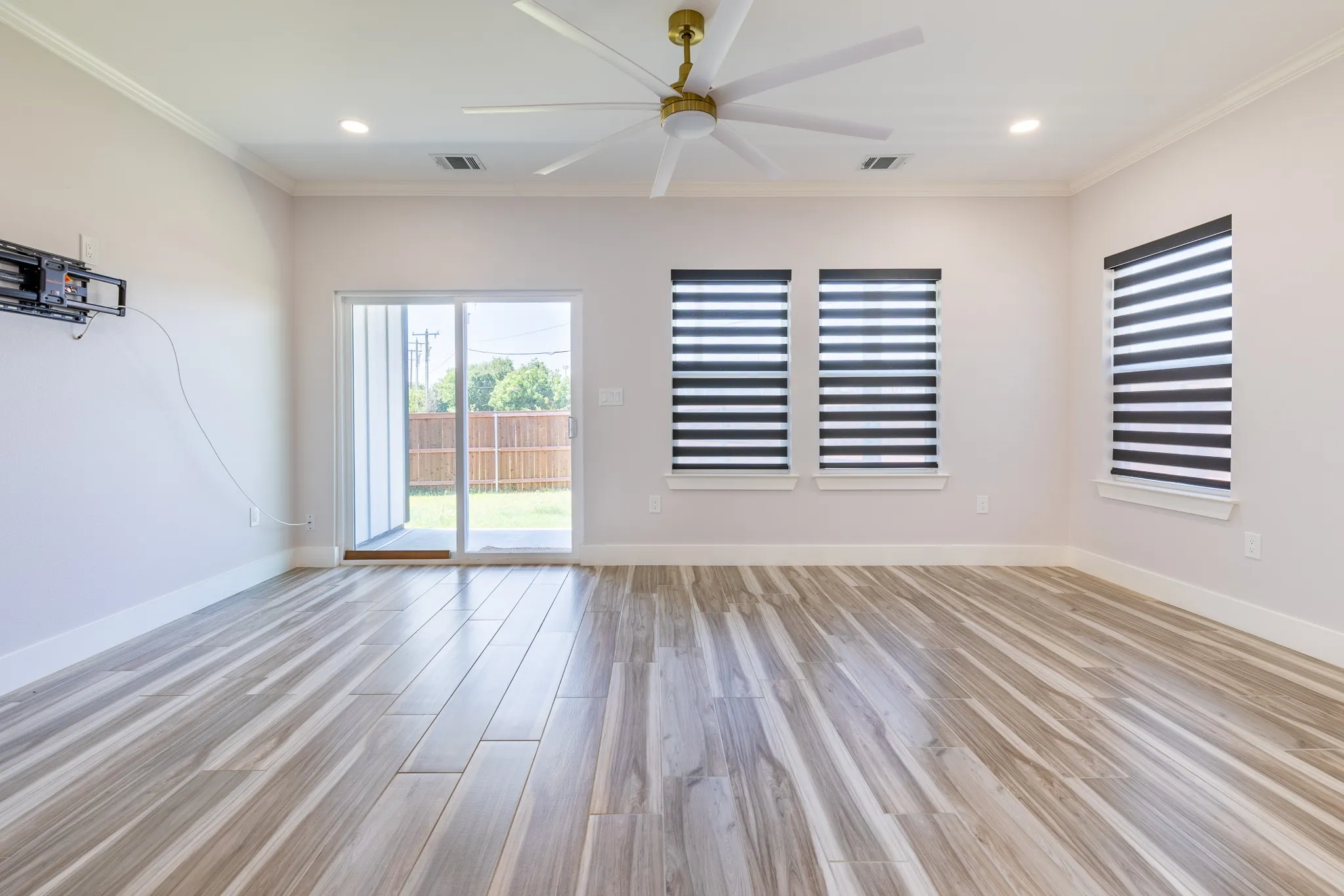 Single Family Residence For Rent in Tarrant County , 1916 Kimberly Drive, Arlington, Texas 76010, 4 Bedroom, 2 Bathroom, 2 Garage spaces, 1,651 Sqft, built in 2023, mls#21374354, Real Estate Agent in Arlington, Homes For Rent in Tarrant county, Homes For Rent in Arlington, Realtor in Arlington Texas, Real Estate Brokerage Independent Realty Texas, Luminita Cordes Realtor