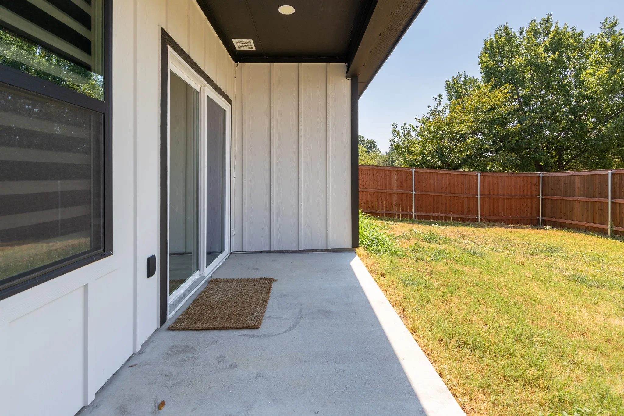 Single Family Residence For Rent in Tarrant County , 1916 Kimberly Drive, Arlington, Texas 76010, 4 Bedroom, 2 Bathroom, 2 Garage spaces, 1,651 Sqft, built in 2023, mls#21374354, Real Estate Agent in Arlington, Homes For Rent in Tarrant county, Homes For Rent in Arlington, Realtor in Arlington Texas, Real Estate Brokerage Independent Realty Texas, Luminita Cordes Realtor