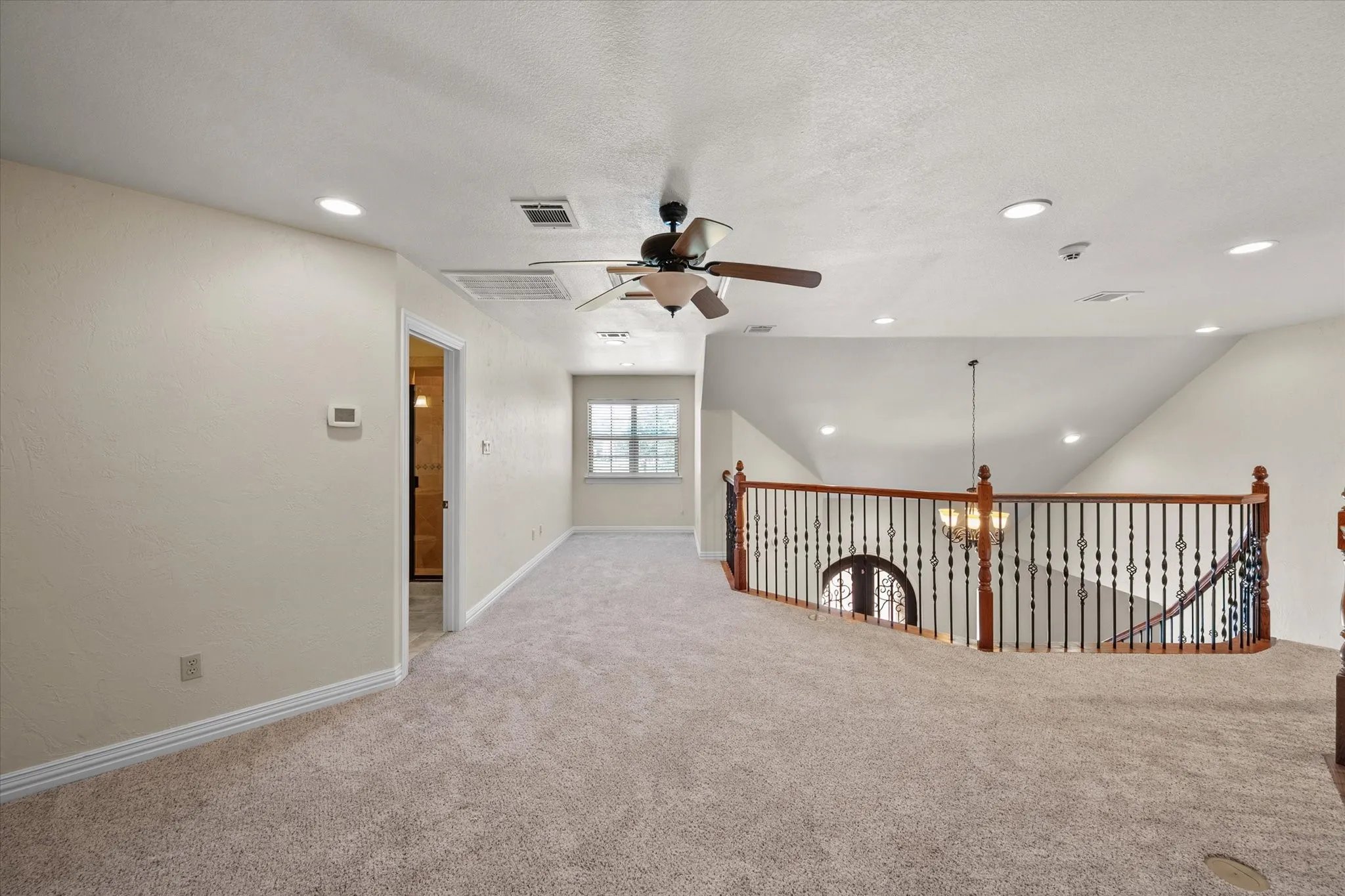 Single Family Residence For Rent in Tarrant County , 3325 Vista Lake Circle, Mansfield, Texas 76063, 4 Bedroom, 3 Bathroom, 2 Garage spaces, 3,391 Sqft, built in 2007, mls#21369011, Real Estate Agent in Mansfield, Homes For Rent in Tarrant county, Homes For Rent in Mansfield, Realtor in Mansfield Texas, Real Estate Brokerage Independent Realty Texas, Luminita Cordes Realtor