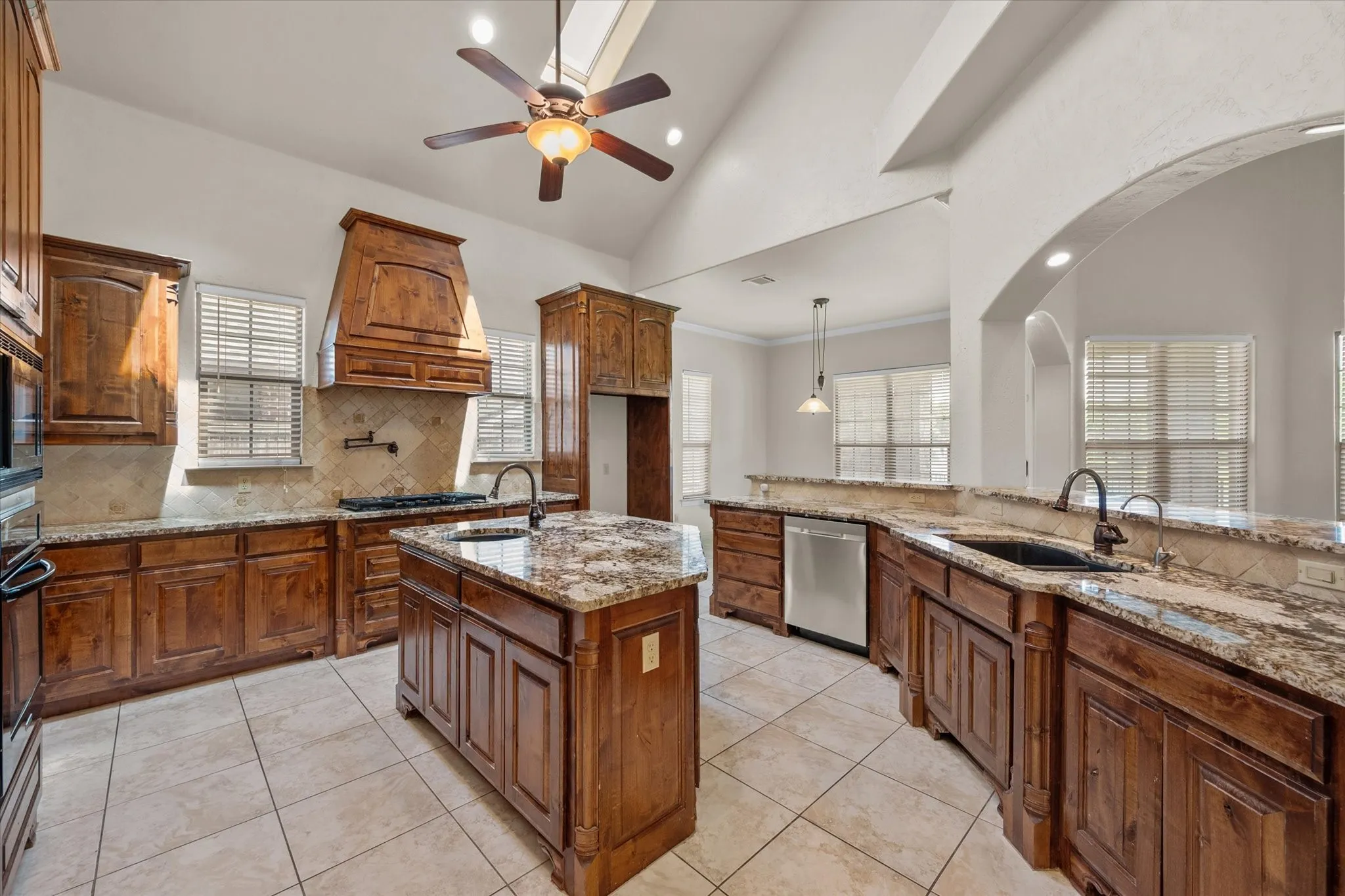 Single Family Residence For Rent in Tarrant County , 3325 Vista Lake Circle, Mansfield, Texas 76063, 4 Bedroom, 3 Bathroom, 2 Garage spaces, 3,391 Sqft, built in 2007, mls#21369011, Real Estate Agent in Mansfield, Homes For Rent in Tarrant county, Homes For Rent in Mansfield, Realtor in Mansfield Texas, Real Estate Brokerage Independent Realty Texas, Luminita Cordes Realtor