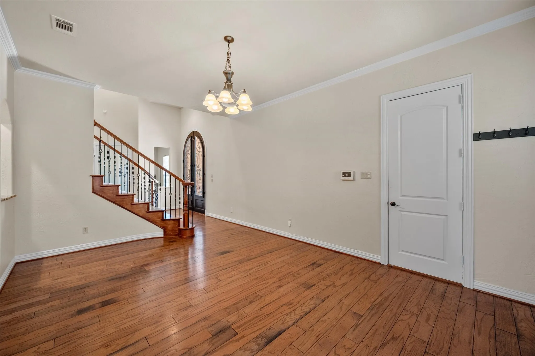 Single Family Residence For Rent in Tarrant County , 3325 Vista Lake Circle, Mansfield, Texas 76063, 4 Bedroom, 3 Bathroom, 2 Garage spaces, 3,391 Sqft, built in 2007, mls#21369011, Real Estate Agent in Mansfield, Homes For Rent in Tarrant county, Homes For Rent in Mansfield, Realtor in Mansfield Texas, Real Estate Brokerage Independent Realty Texas, Luminita Cordes Realtor