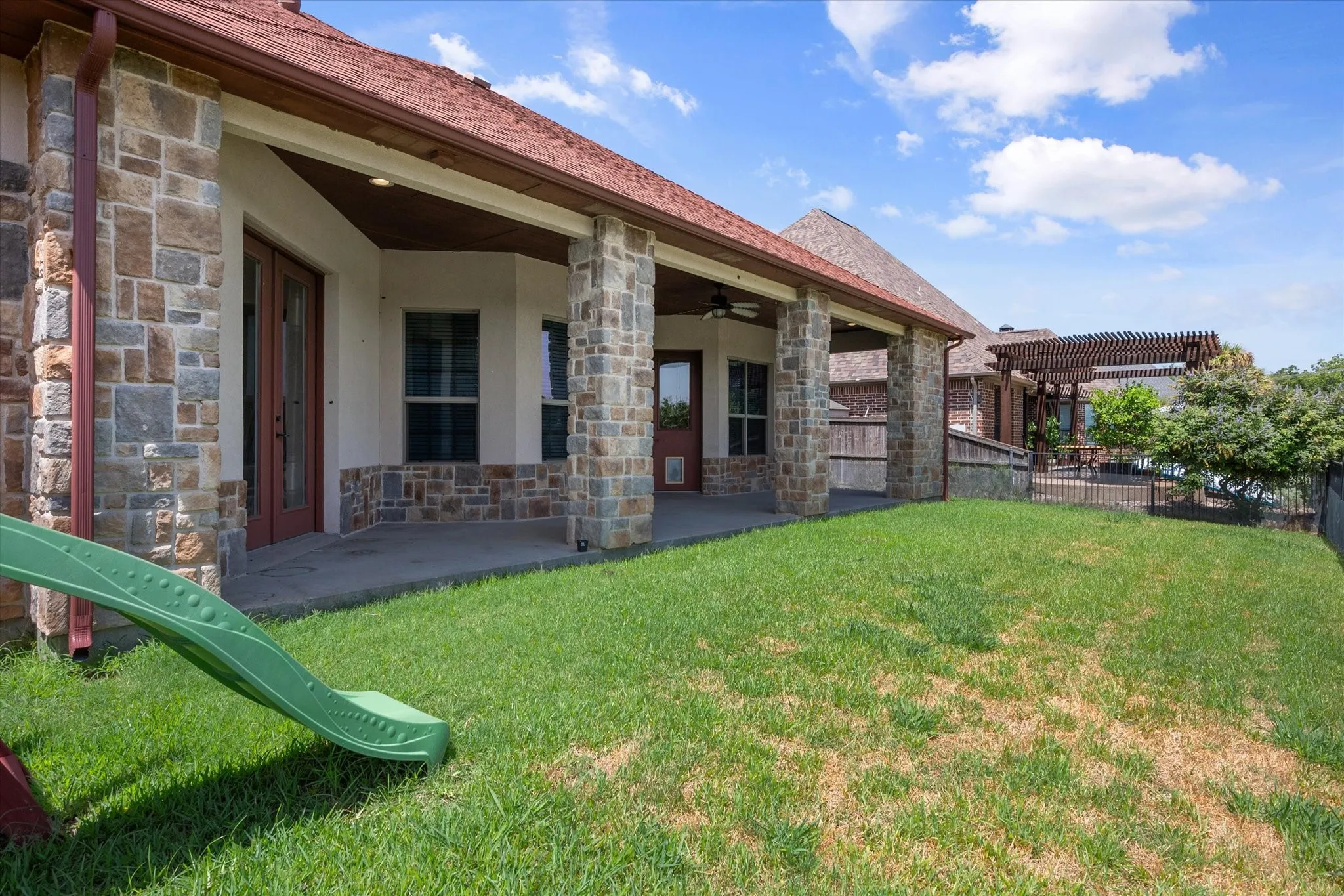 Single Family Residence For Rent in Tarrant County , 3325 Vista Lake Circle, Mansfield, Texas 76063, 4 Bedroom, 3 Bathroom, 2 Garage spaces, 3,391 Sqft, built in 2007, mls#21369011, Real Estate Agent in Mansfield, Homes For Rent in Tarrant county, Homes For Rent in Mansfield, Realtor in Mansfield Texas, Real Estate Brokerage Independent Realty Texas, Luminita Cordes Realtor
