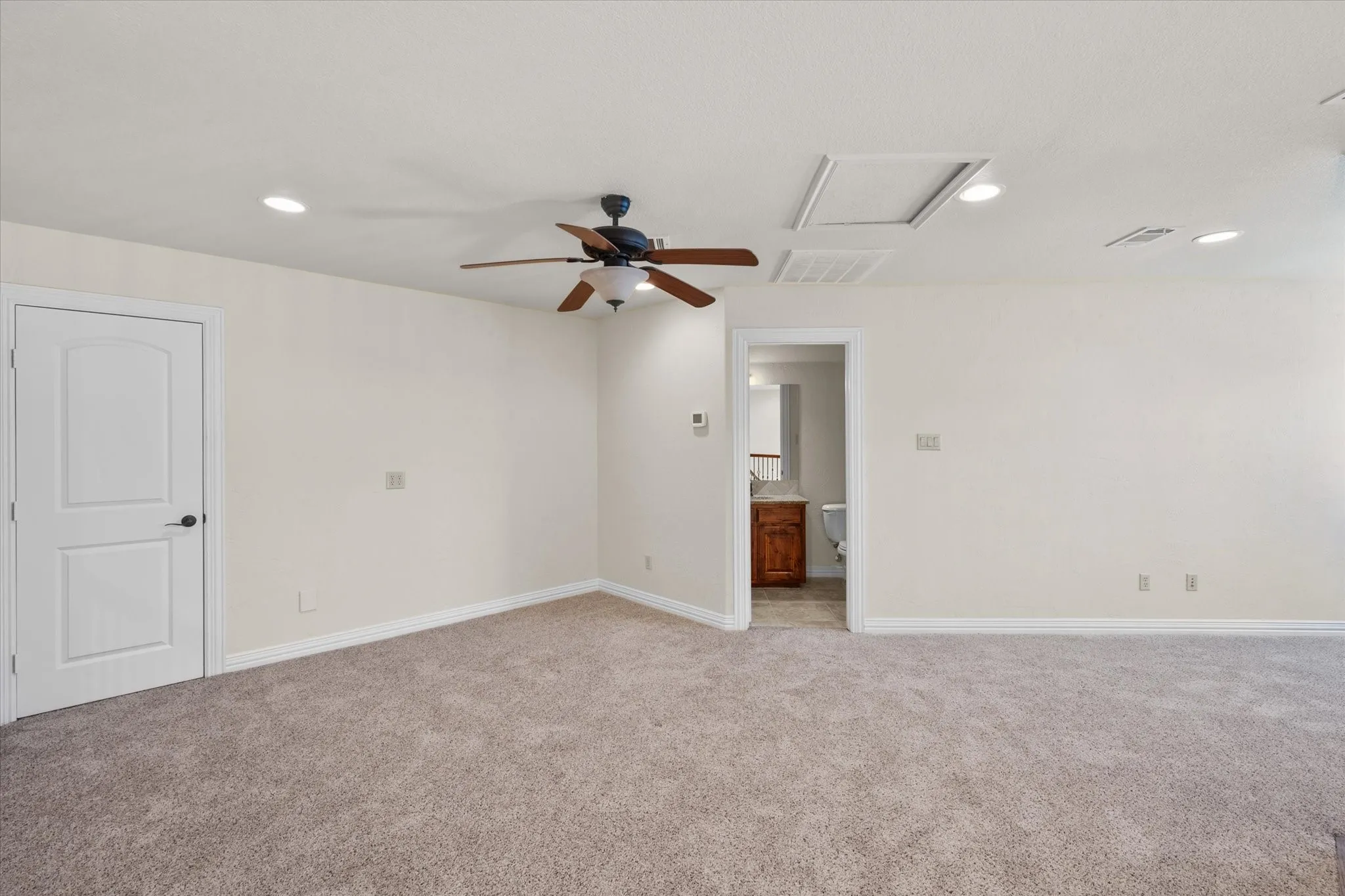 Single Family Residence For Rent in Tarrant County , 3325 Vista Lake Circle, Mansfield, Texas 76063, 4 Bedroom, 3 Bathroom, 2 Garage spaces, 3,391 Sqft, built in 2007, mls#21369011, Real Estate Agent in Mansfield, Homes For Rent in Tarrant county, Homes For Rent in Mansfield, Realtor in Mansfield Texas, Real Estate Brokerage Independent Realty Texas, Luminita Cordes Realtor