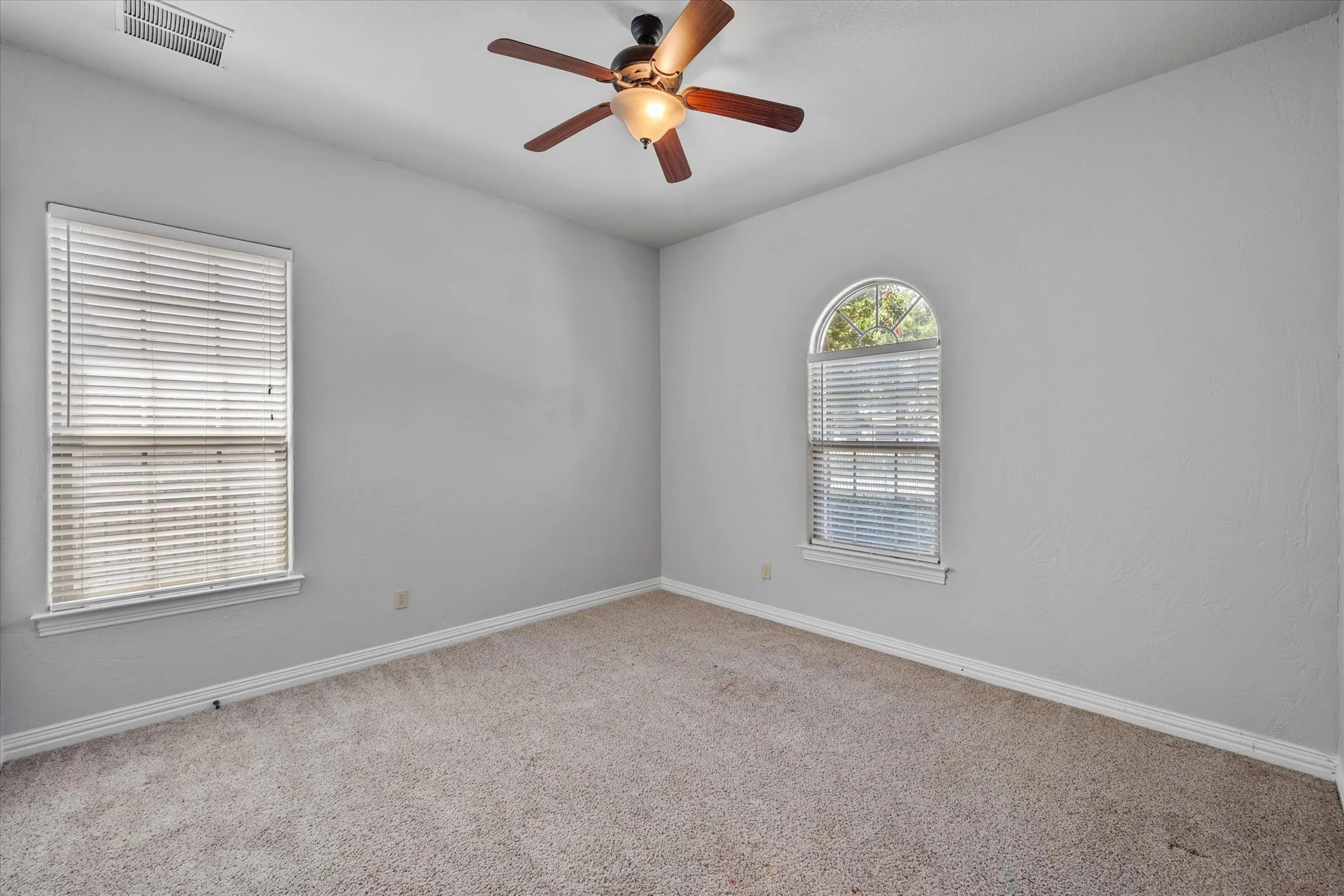 Single Family Residence For Rent in Tarrant County , 3325 Vista Lake Circle, Mansfield, Texas 76063, 4 Bedroom, 3 Bathroom, 2 Garage spaces, 3,391 Sqft, built in 2007, mls#21369011, Real Estate Agent in Mansfield, Homes For Rent in Tarrant county, Homes For Rent in Mansfield, Realtor in Mansfield Texas, Real Estate Brokerage Independent Realty Texas, Luminita Cordes Realtor