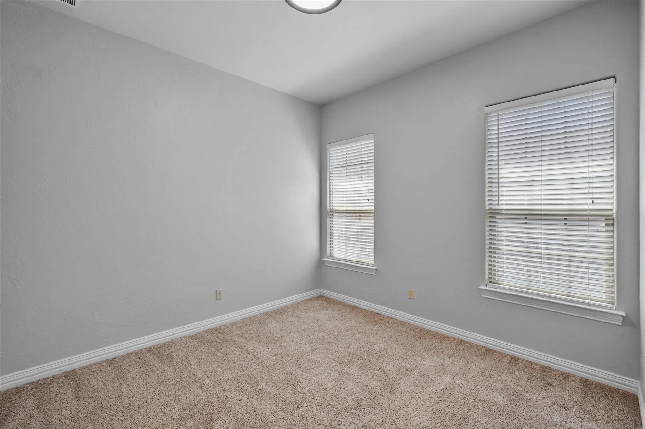 Single Family Residence For Rent in Tarrant County , 3325 Vista Lake Circle, Mansfield, Texas 76063, 4 Bedroom, 3 Bathroom, 2 Garage spaces, 3,391 Sqft, built in 2007, mls#21369011, Real Estate Agent in Mansfield, Homes For Rent in Tarrant county, Homes For Rent in Mansfield, Realtor in Mansfield Texas, Real Estate Brokerage Independent Realty Texas, Luminita Cordes Realtor