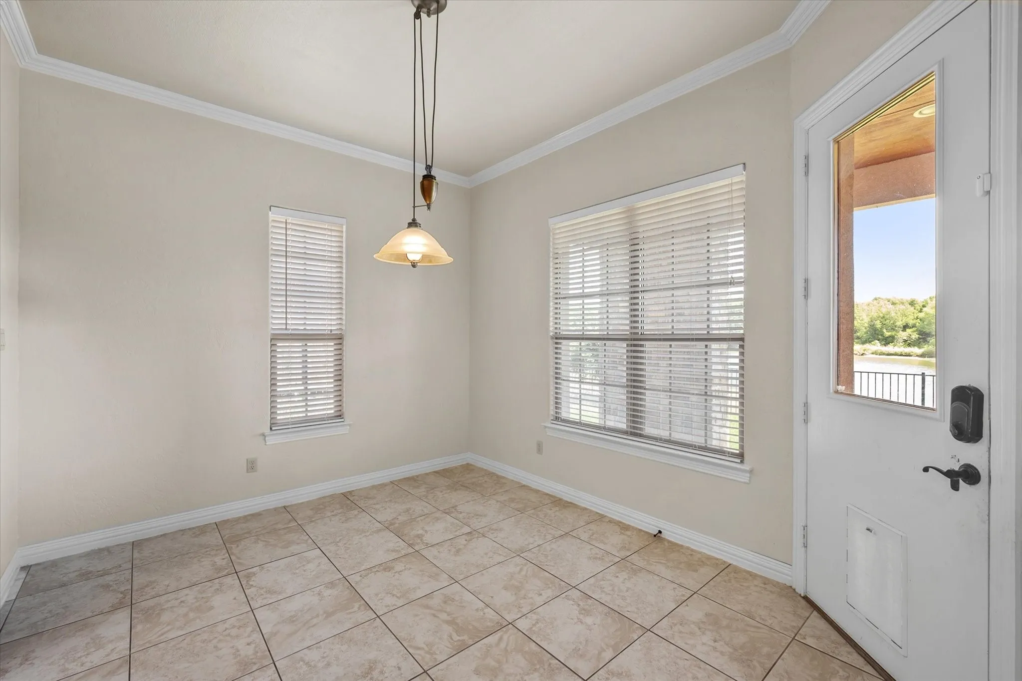 Single Family Residence For Rent in Tarrant County , 3325 Vista Lake Circle, Mansfield, Texas 76063, 4 Bedroom, 3 Bathroom, 2 Garage spaces, 3,391 Sqft, built in 2007, mls#21369011, Real Estate Agent in Mansfield, Homes For Rent in Tarrant county, Homes For Rent in Mansfield, Realtor in Mansfield Texas, Real Estate Brokerage Independent Realty Texas, Luminita Cordes Realtor