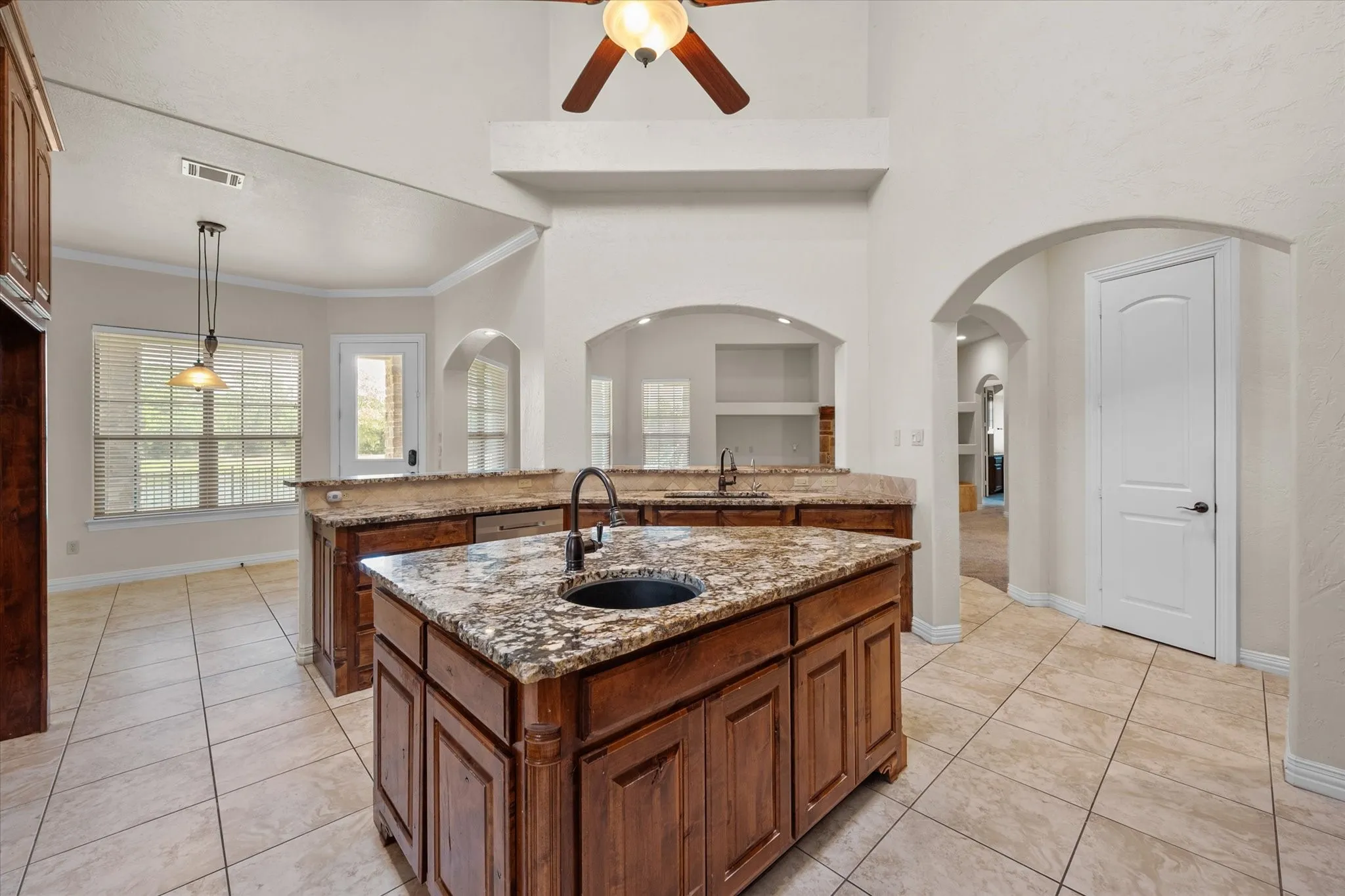 Single Family Residence For Rent in Tarrant County , 3325 Vista Lake Circle, Mansfield, Texas 76063, 4 Bedroom, 3 Bathroom, 2 Garage spaces, 3,391 Sqft, built in 2007, mls#21369011, Real Estate Agent in Mansfield, Homes For Rent in Tarrant county, Homes For Rent in Mansfield, Realtor in Mansfield Texas, Real Estate Brokerage Independent Realty Texas, Luminita Cordes Realtor