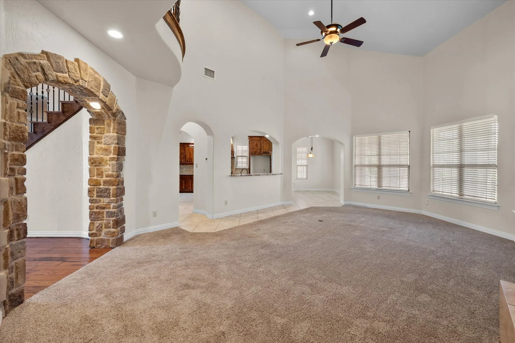 Single Family Residence For Rent in Tarrant County , 3325 Vista Lake Circle, Mansfield, Texas 76063, 4 Bedroom, 3 Bathroom, 2 Garage spaces, 3,391 Sqft, built in 2007, mls#21369011, Real Estate Agent in Mansfield, Homes For Rent in Tarrant county, Homes For Rent in Mansfield, Realtor in Mansfield Texas, Real Estate Brokerage Independent Realty Texas, Luminita Cordes Realtor